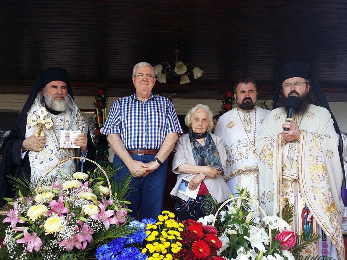 Slujbă arhierească la hramul Mănăstirii Giurgeni Slujbă arhierească la hramul Mănăstirii Giurgeni