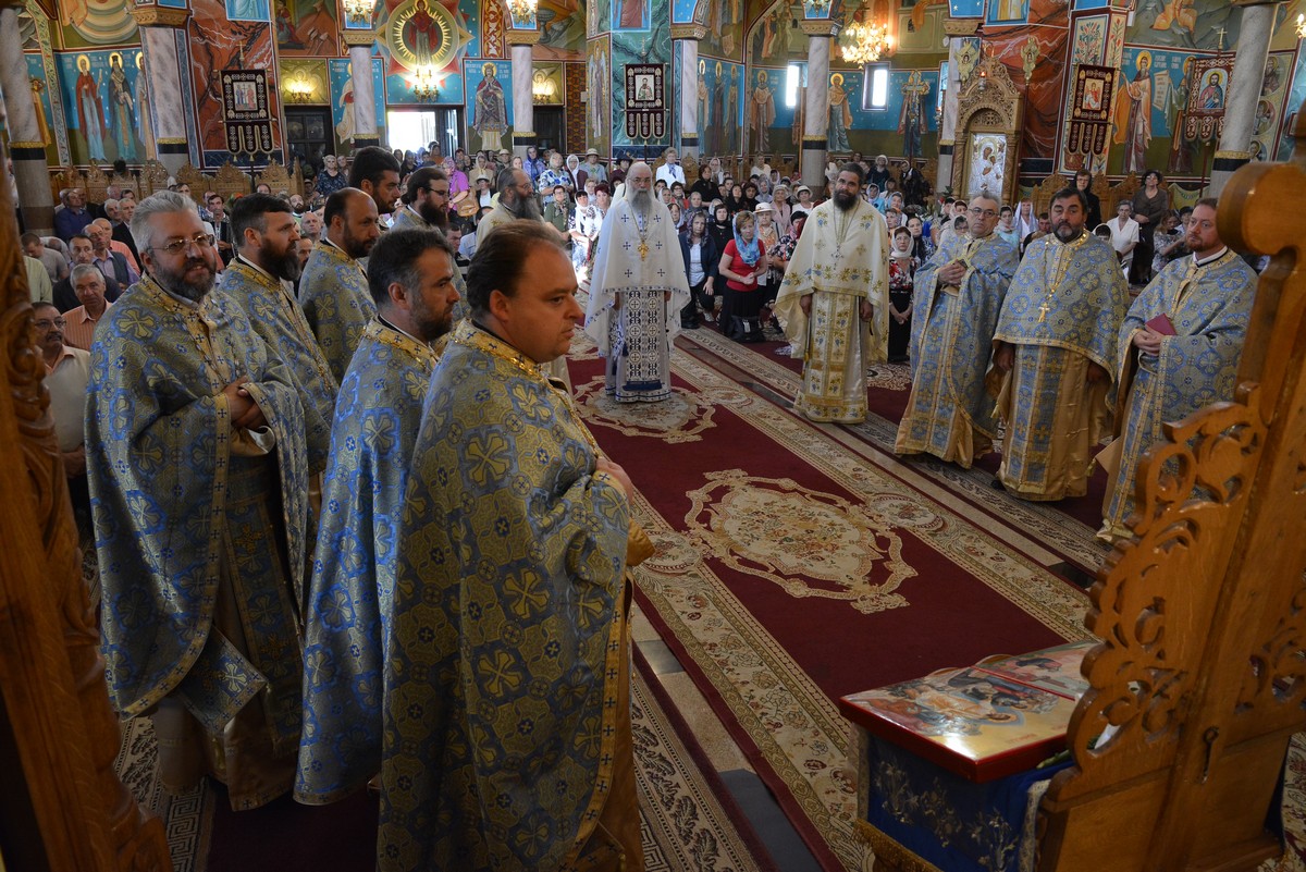 Hramul catedralei din Gura Humorului Hramul catedralei din Gura Humorului