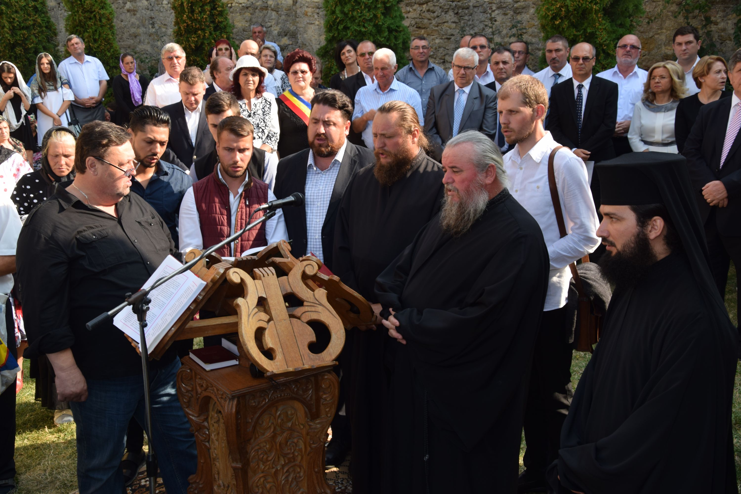 IPS Părinte Teofan, la hramul Mănăstirii Hadâmbu: „Maica Domnului este cinstită prin nașterea de prunci”