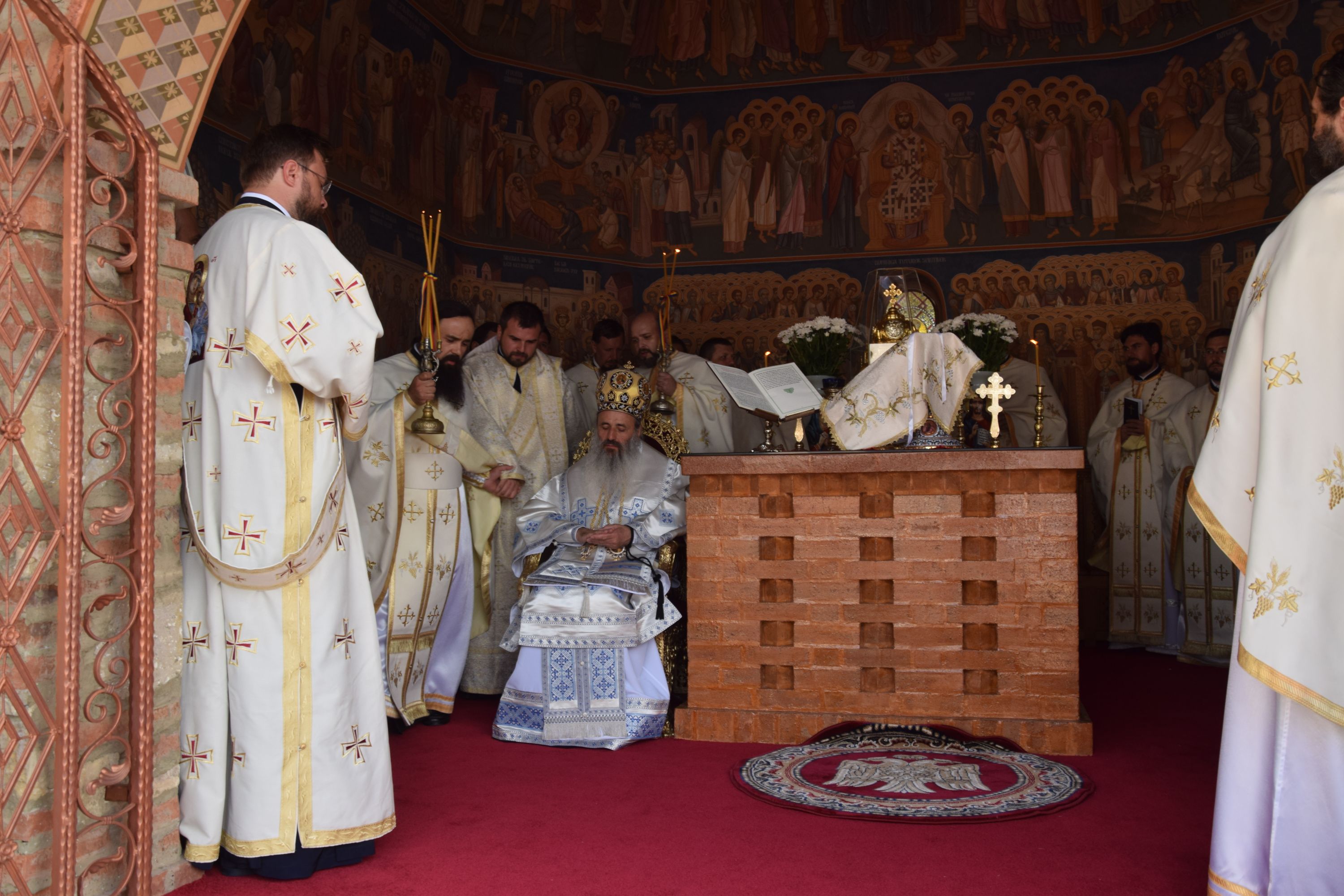 IPS Părinte Teofan, la hramul Mănăstirii Hadâmbu: „Maica Domnului este cinstită prin nașterea de prunci”