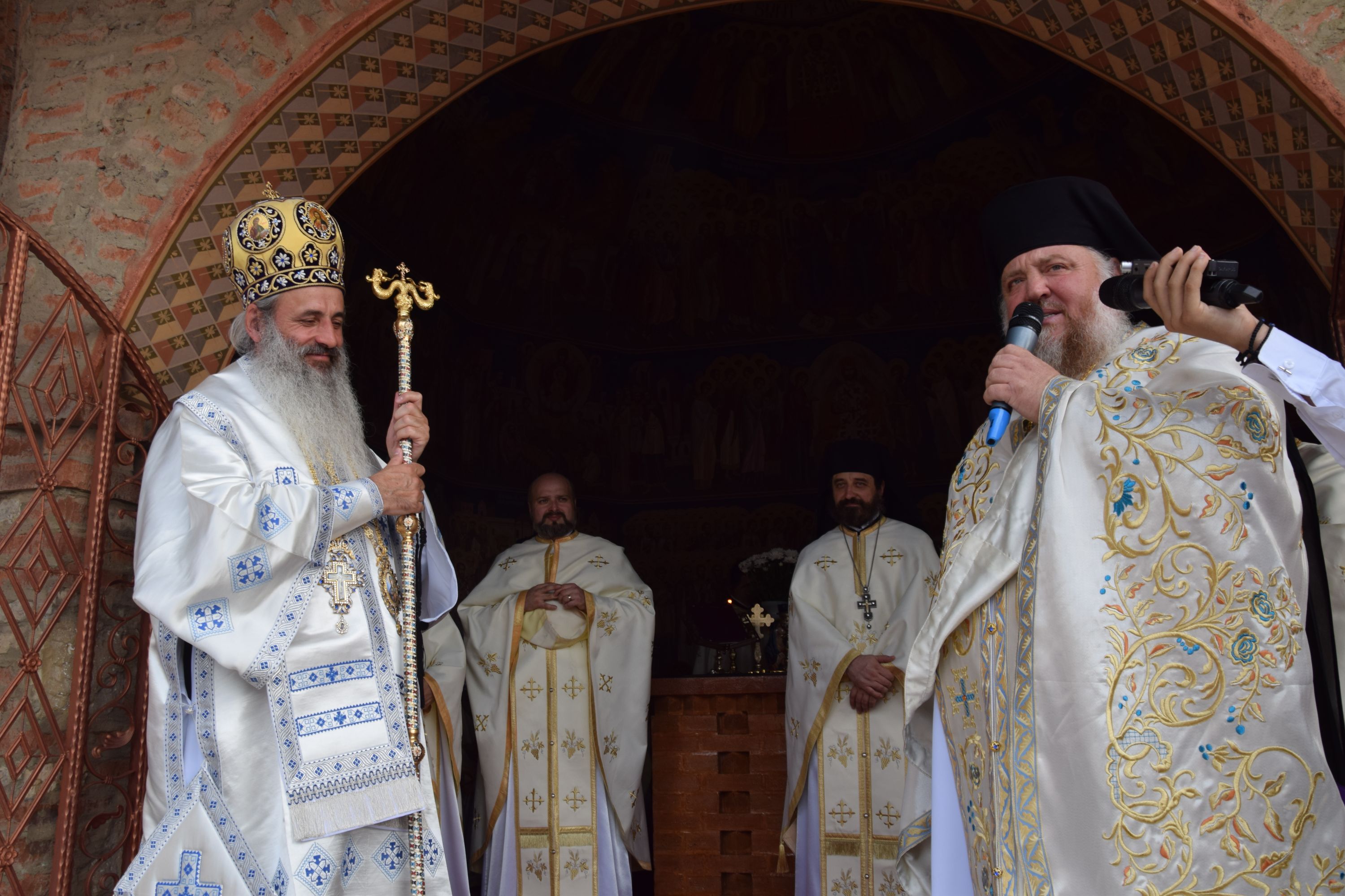 IPS Părinte Teofan, la hramul Mănăstirii Hadâmbu: „Maica Domnului este cinstită prin nașterea de prunci”