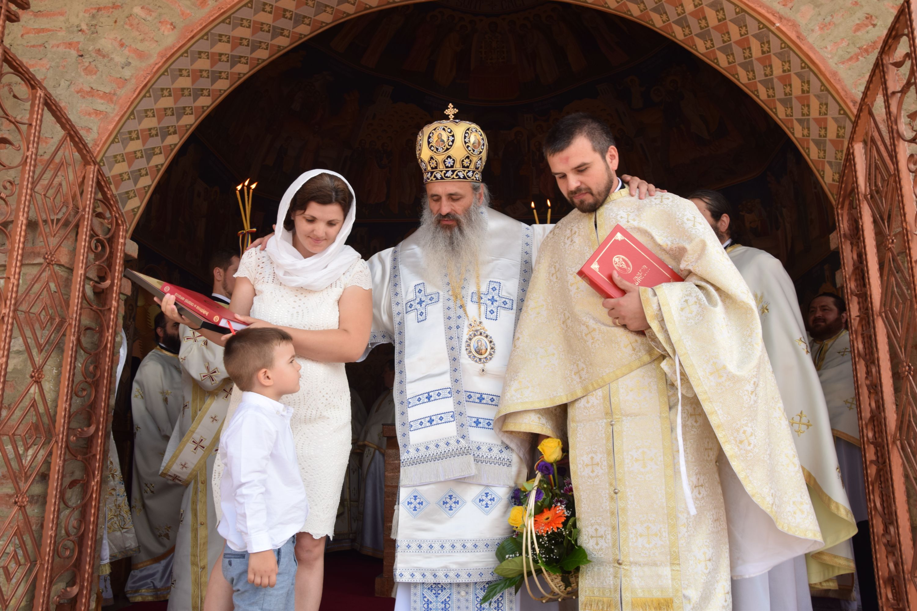 IPS Părinte Teofan, la hramul Mănăstirii Hadâmbu: „Maica Domnului este cinstită prin nașterea de prunci”