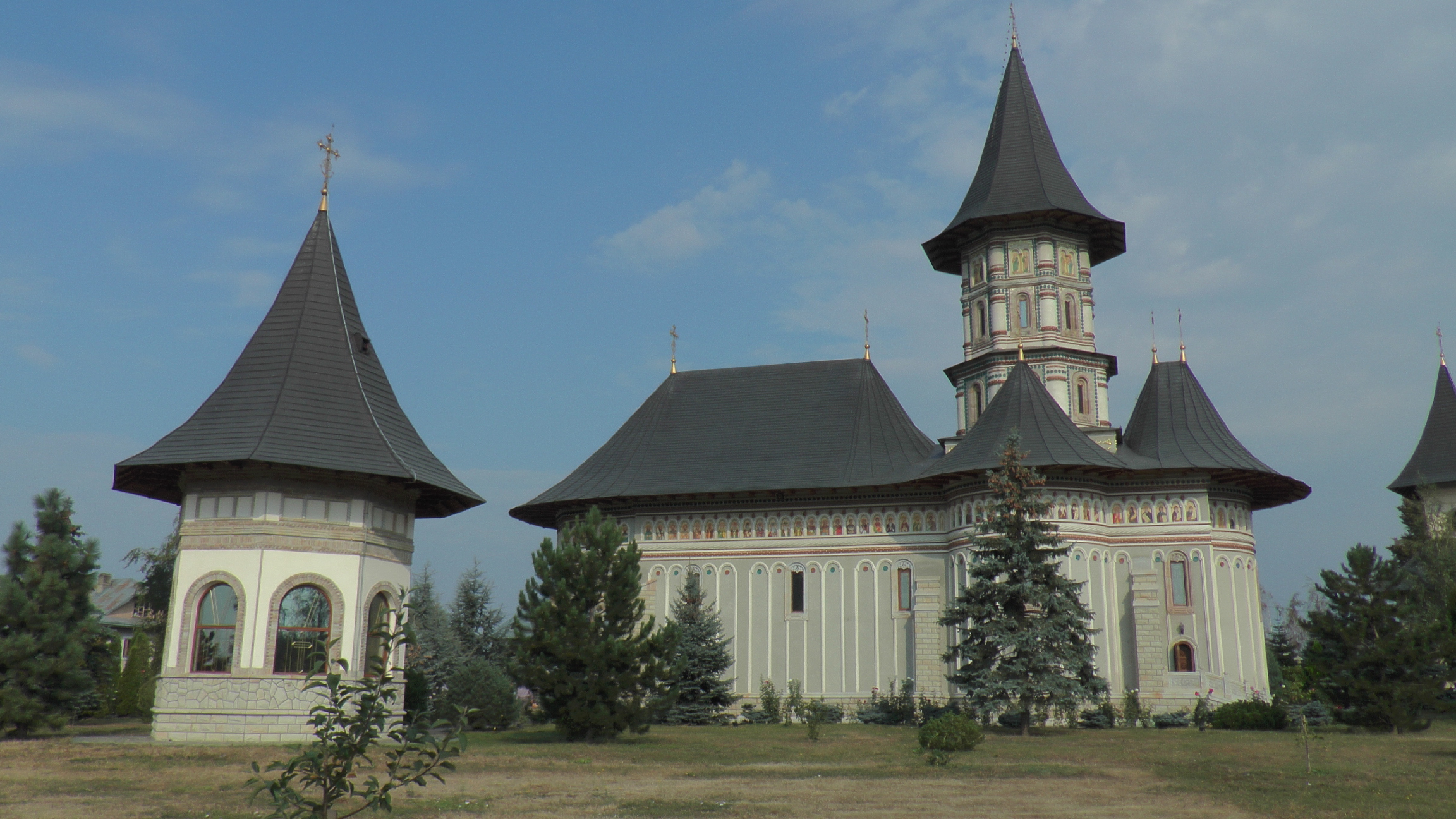 IPS Pimen: „Pentru a putea lua crucea și a-I urma Mântuitorului Hristos trebuie să ne lepădăm de sine”