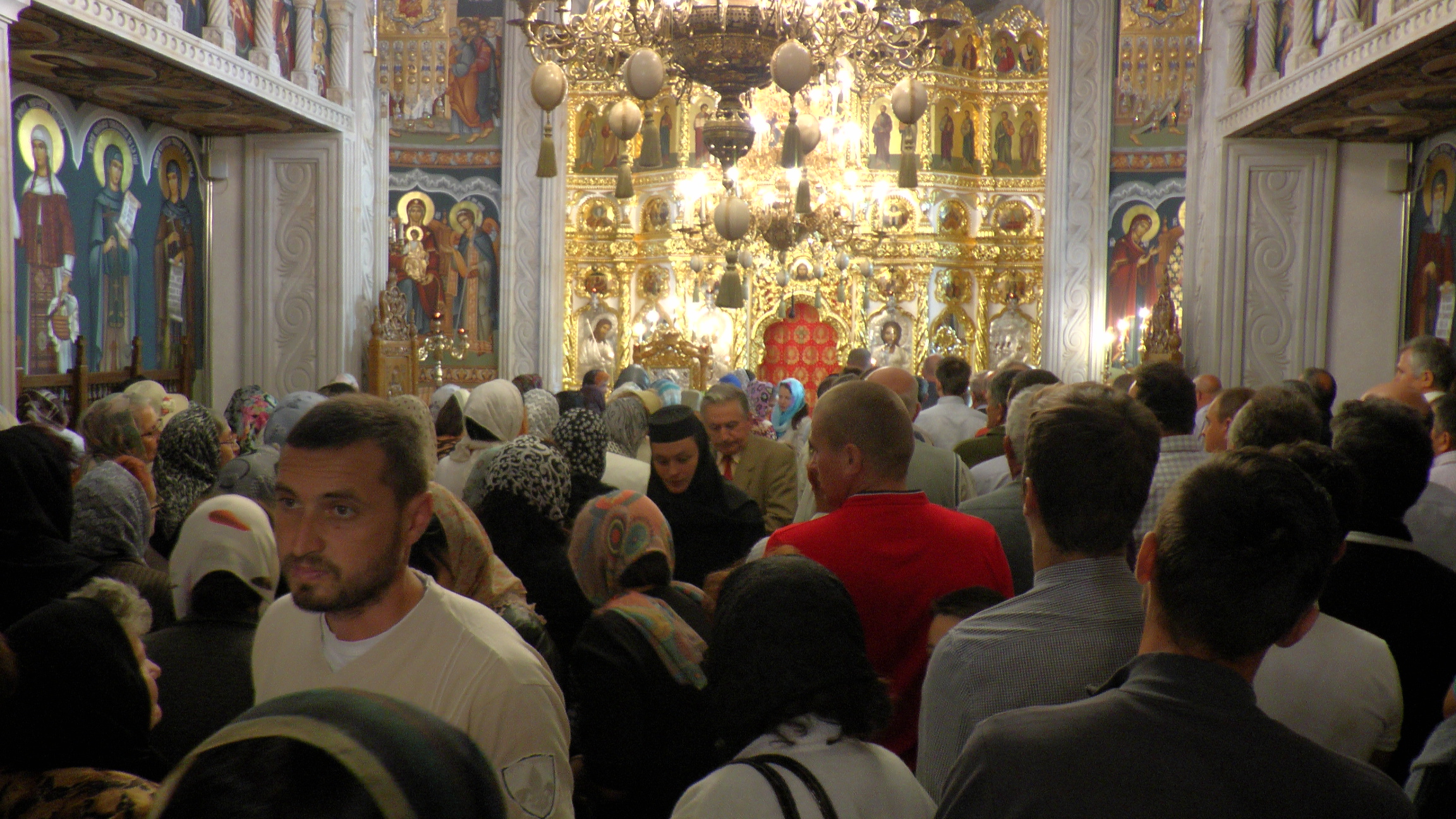 IPS Pimen: „Pentru a putea lua crucea și a-I urma Mântuitorului Hristos trebuie să ne lepădăm de sine”