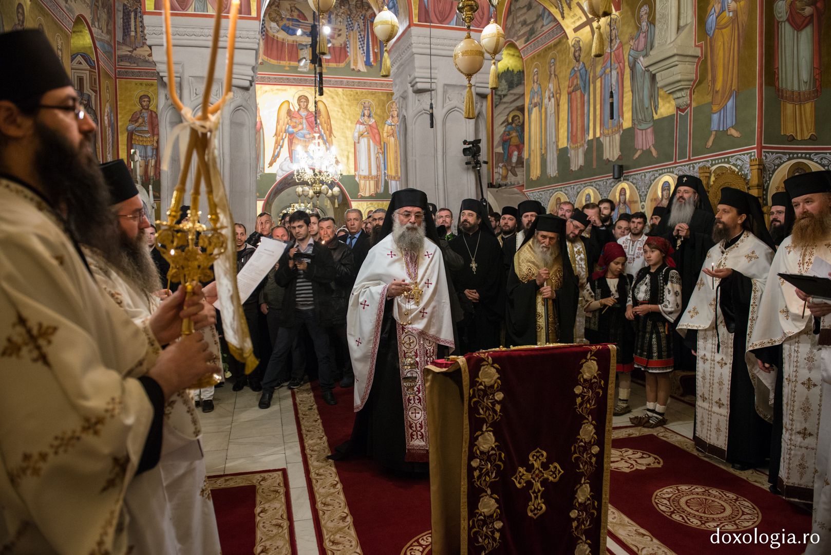 Întâmpinarea Patriarhului Ioan al X-lea la Mănăstirea Putna (GALERIE FOTO)