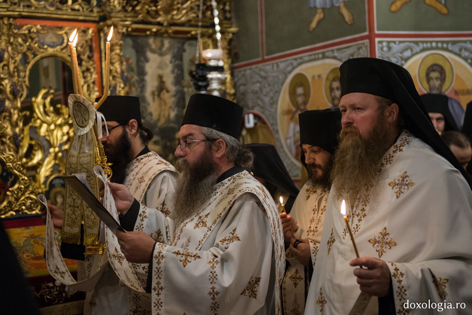 Întâmpinarea Patriarhului Ioan al X-lea la Mănăstirea Putna (GALERIE FOTO)