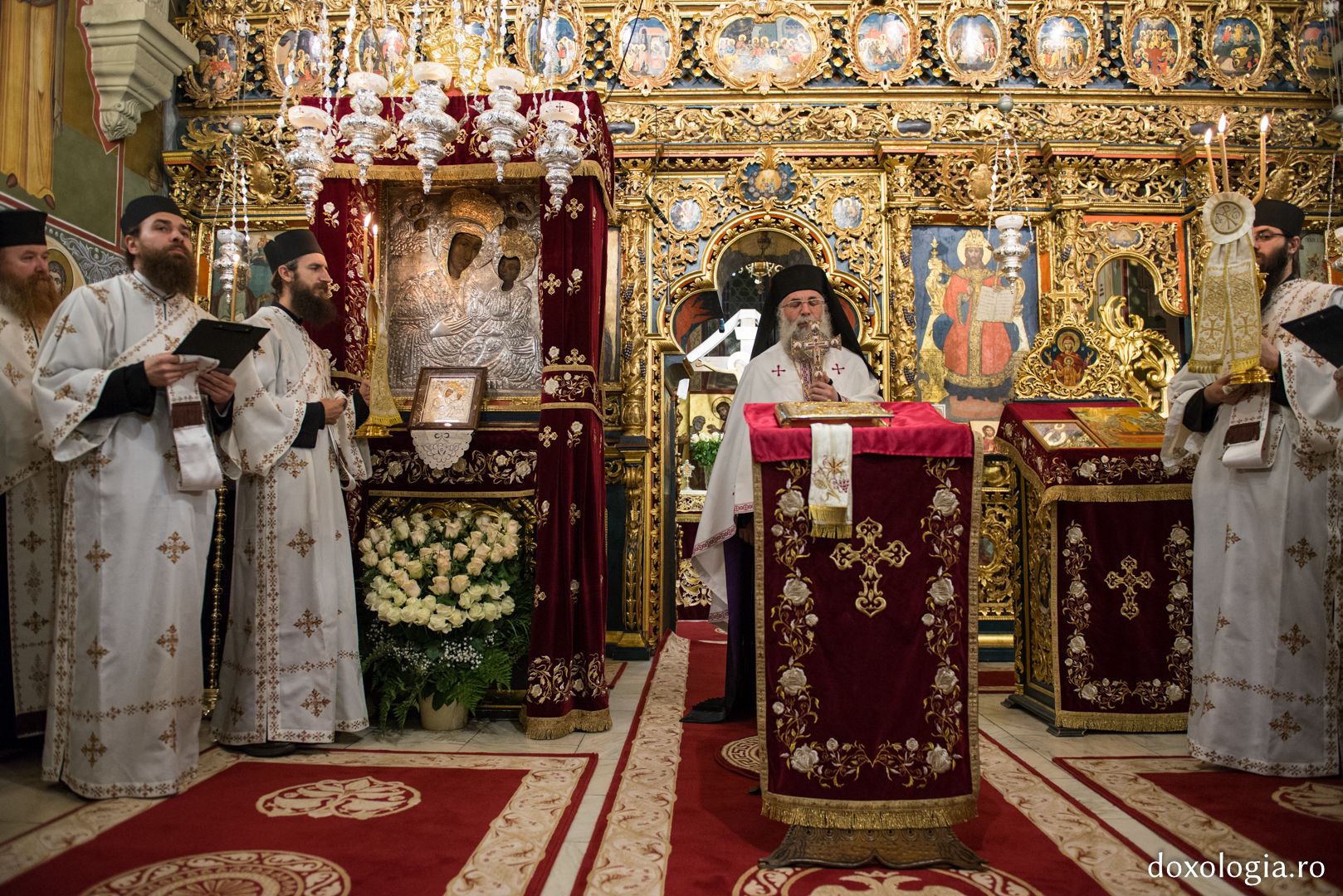 Întâmpinarea Patriarhului Ioan al X-lea la Mănăstirea Putna (GALERIE FOTO)