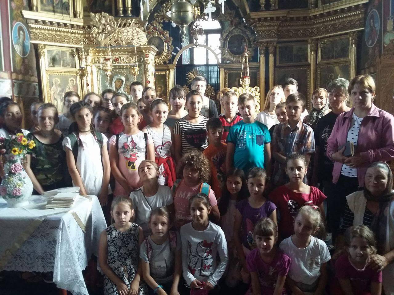 Activităţi pentru tineret în cadrul Protoieriei Fălticeni Activităţi pentru tineret în cadrul Protoieriei Fălticeni