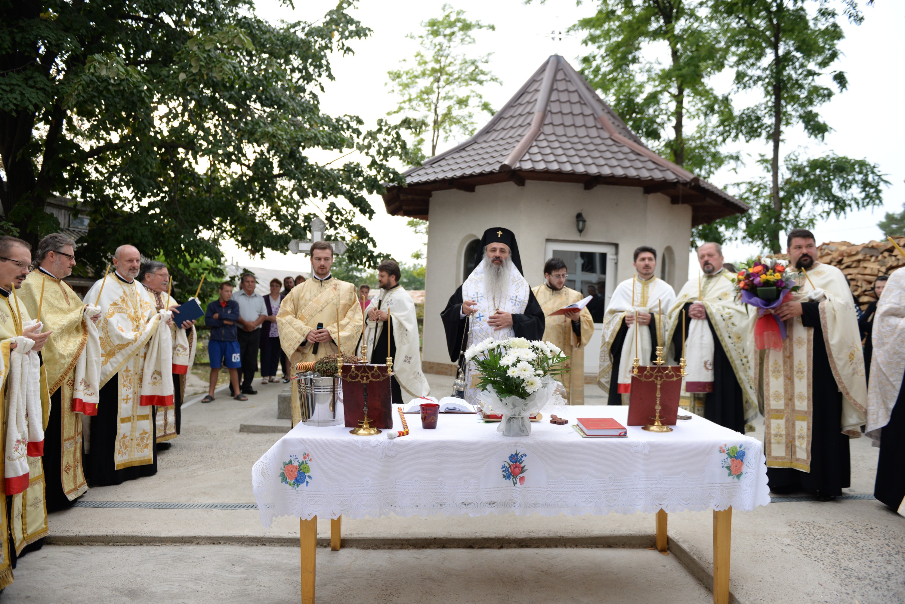 Sfințirea complexului social al Parohiei „Sfântul M. Mucenic Gheorghe“ din Săveni