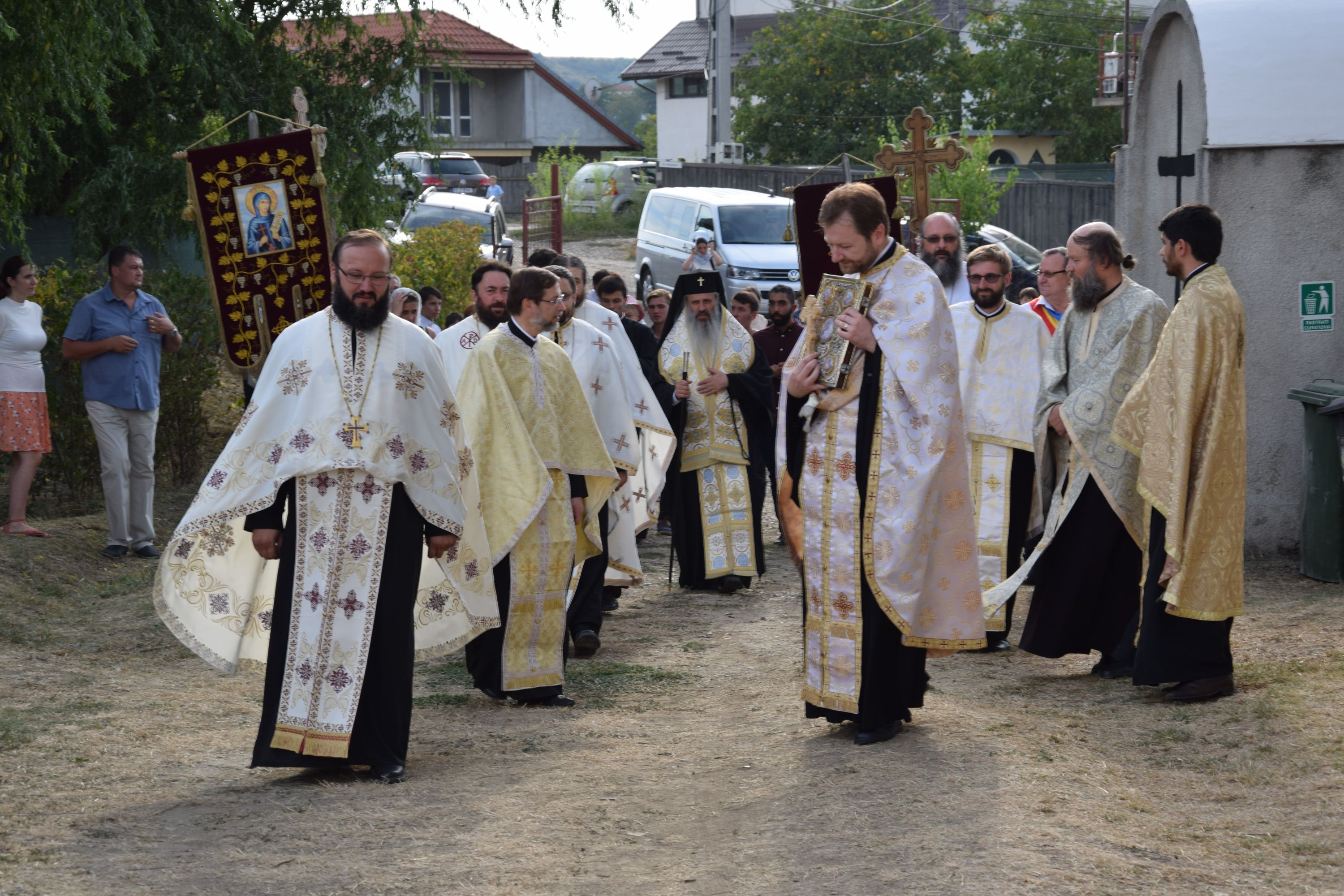 Casa de prăznuire „Prodromiţa“, sfințită de IPS Mitropolit Teofan (Galerie foto) Casa de prăznuire „Prodromiţa“, sfințită de IPS Mitropolit Teofan (Galerie foto)