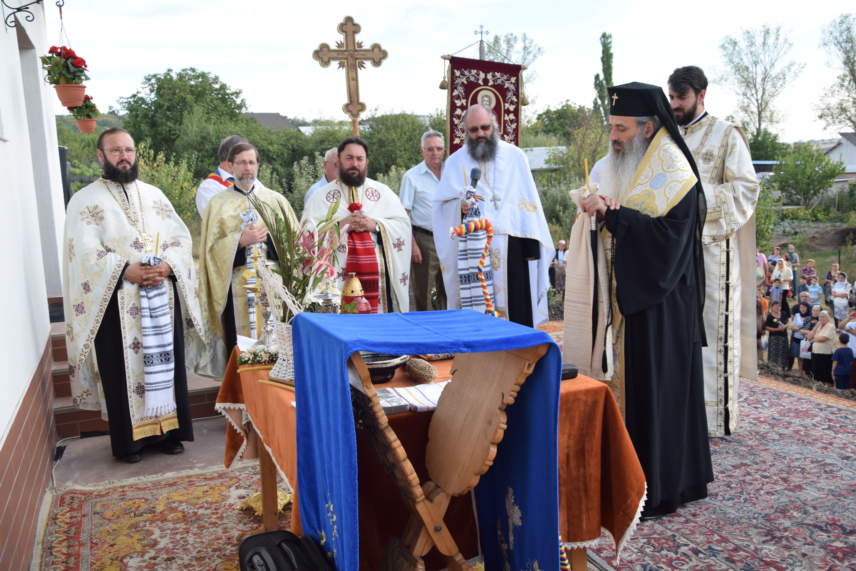Casa de prăznuire „Prodromiţa“, sfințită de IPS Mitropolit Teofan (Galerie foto) Casa de prăznuire „Prodromiţa“, sfințită de IPS Mitropolit Teofan (Galerie foto)