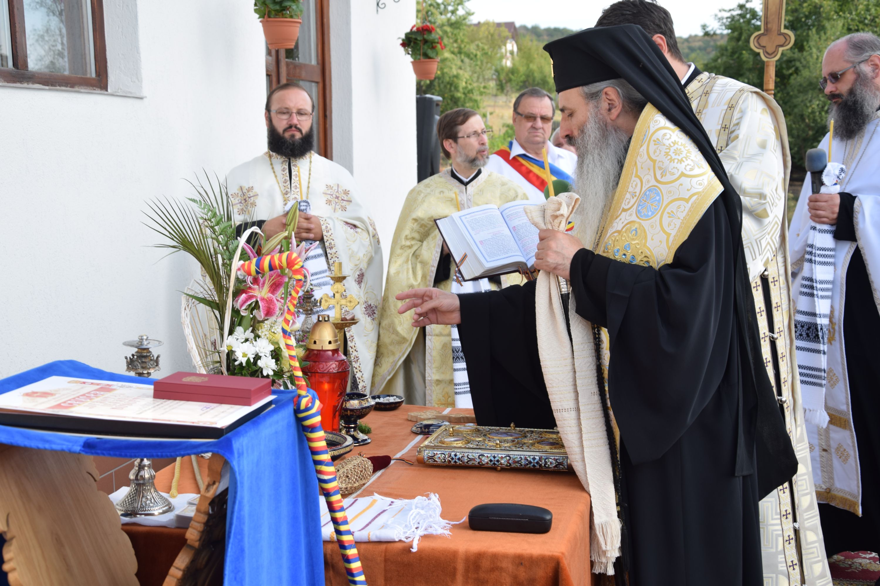 Casa de prăznuire „Prodromiţa“, sfințită de IPS Mitropolit Teofan (Galerie foto) Casa de prăznuire „Prodromiţa“, sfințită de IPS Mitropolit Teofan (Galerie foto)