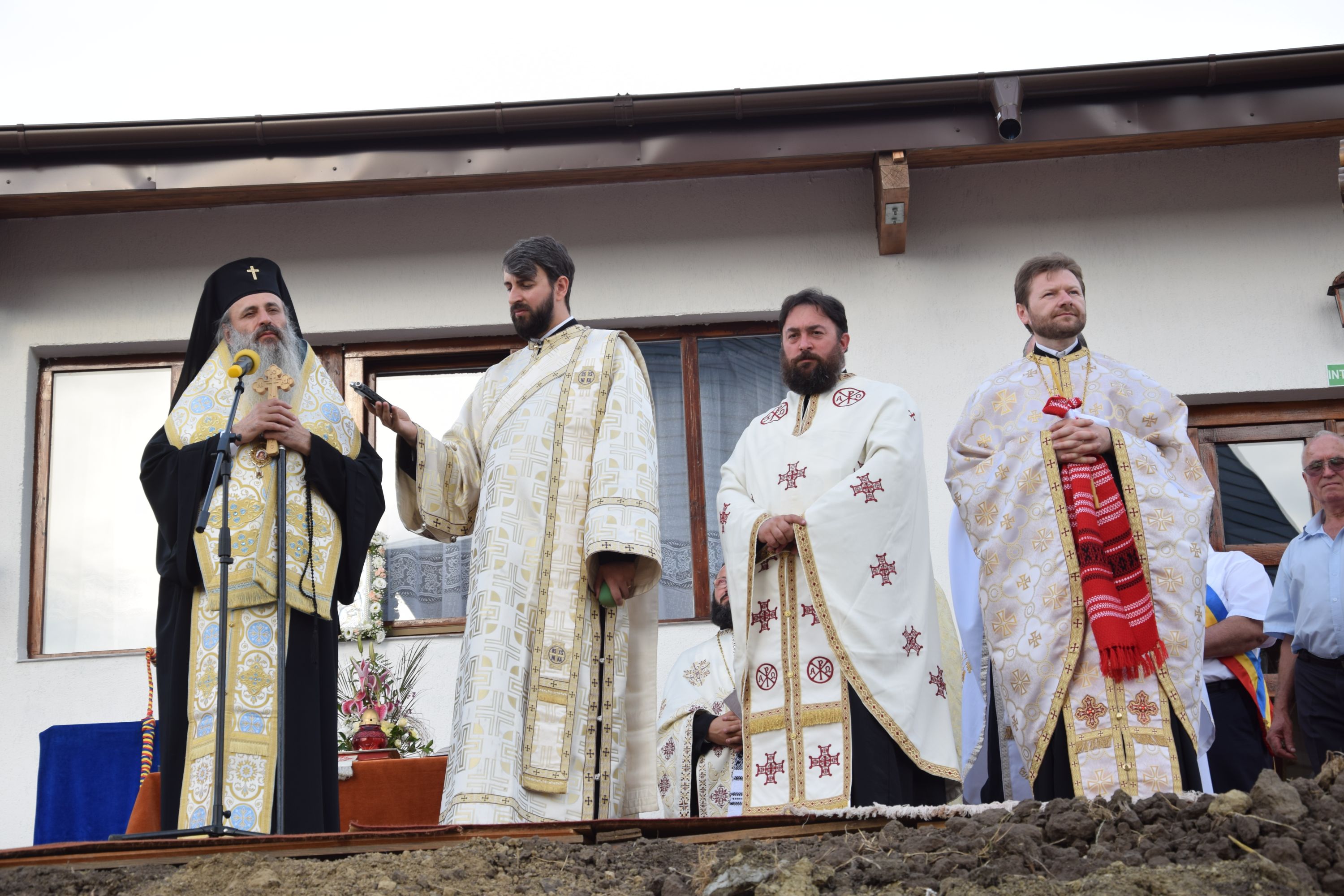 Casa de prăznuire „Prodromiţa“, sfințită de IPS Mitropolit Teofan (Galerie foto) Casa de prăznuire „Prodromiţa“, sfințită de IPS Mitropolit Teofan (Galerie foto)
