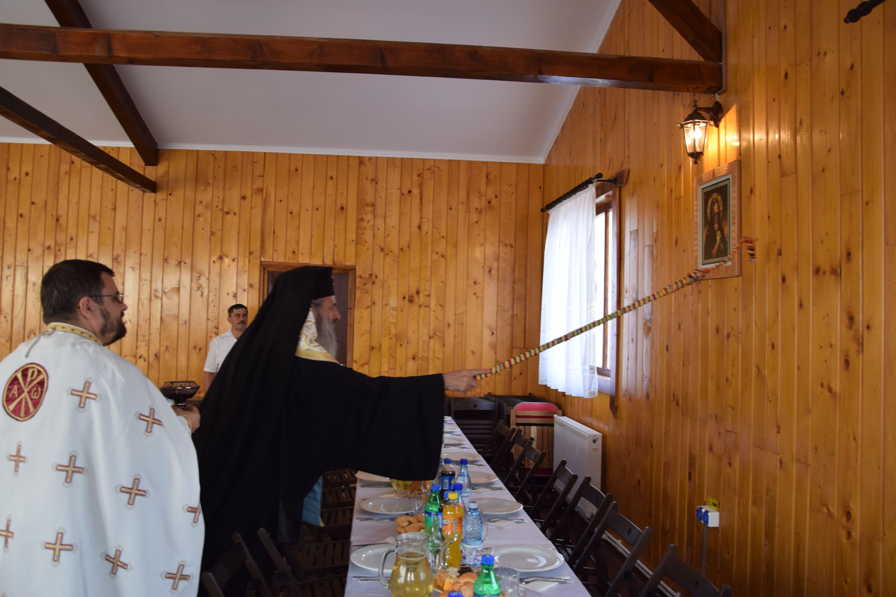 Casa de prăznuire „Prodromiţa“, sfințită de IPS Mitropolit Teofan (Galerie foto) Casa de prăznuire „Prodromiţa“, sfințită de IPS Mitropolit Teofan (Galerie foto)