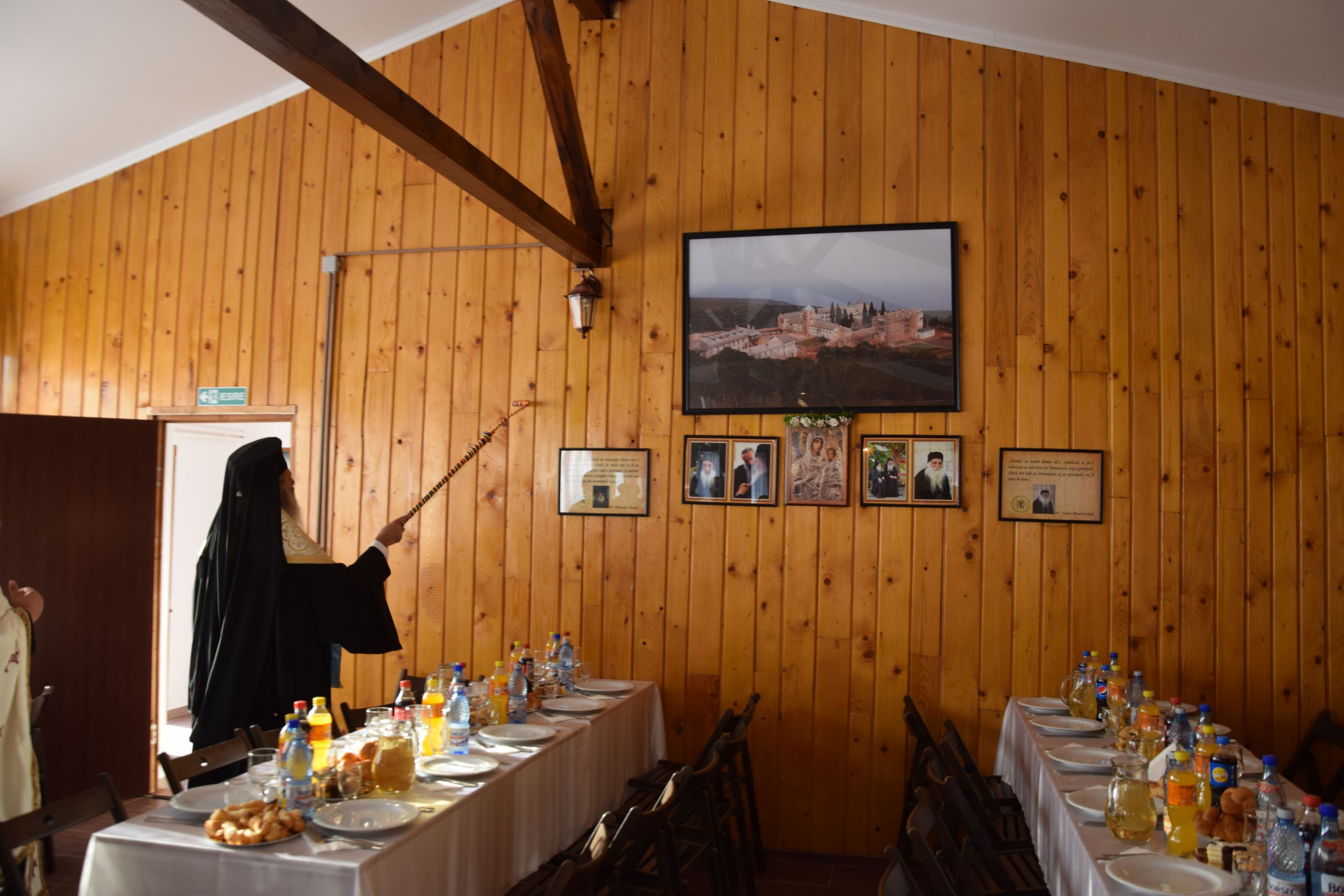 Casa de prăznuire „Prodromiţa“, sfințită de IPS Mitropolit Teofan (Galerie foto) Casa de prăznuire „Prodromiţa“, sfințită de IPS Mitropolit Teofan (Galerie foto)