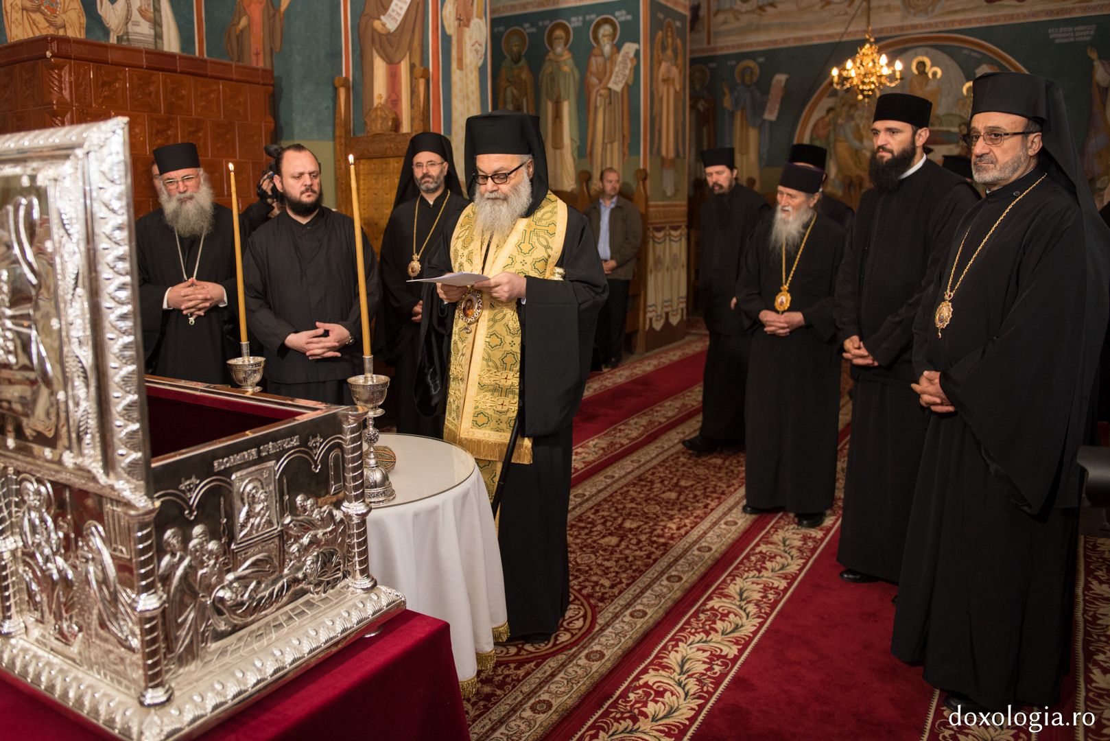 În cadrul vizitei la Mănăstirea Putna, Patriarhul Antiohiei a sfințit racla Sfântului Ierarh Iacob Putneanul