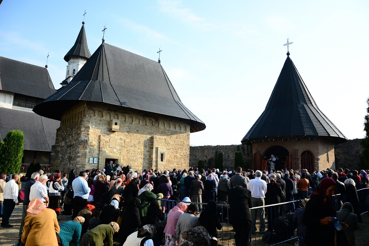 Slujbe arhiereşti la Mănăstirea Hadâmbu