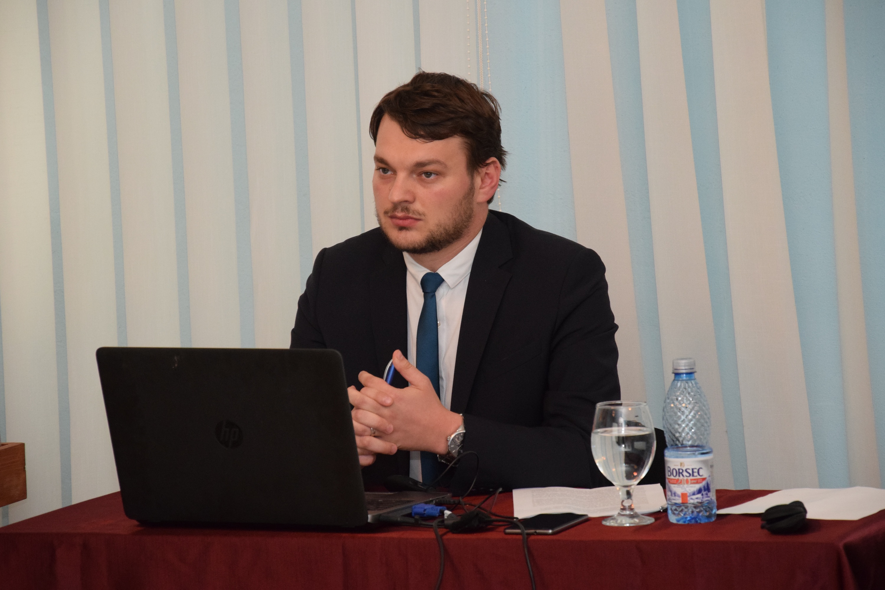 Părintele Cristian Dăscălescu şi Valentin Ţoc, doctori ai Facultăţii de Teologie Ortodoxă „Dumitru Stăniloae“ din Iaşi