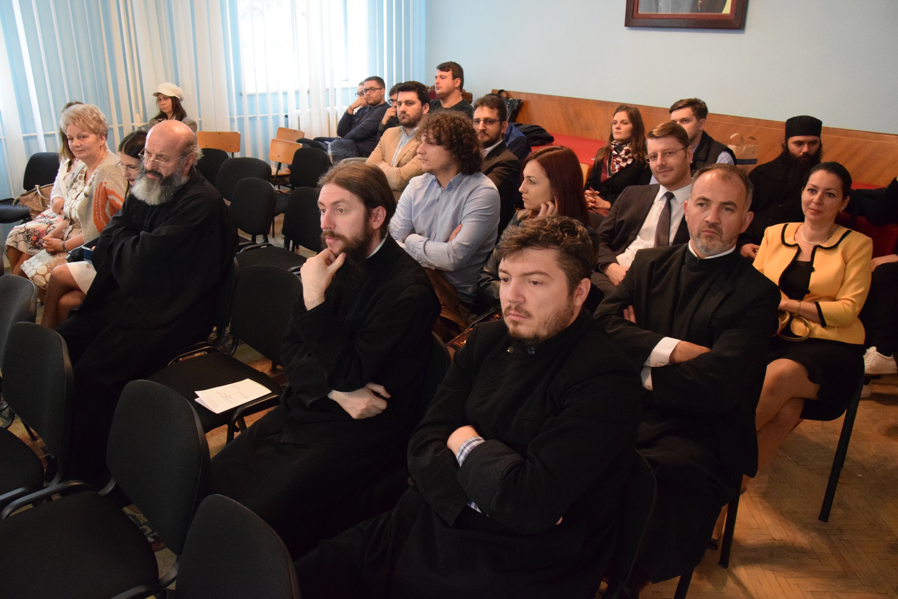 Părintele Cristian Dăscălescu şi Valentin Ţoc, doctori ai Facultăţii de Teologie Ortodoxă „Dumitru Stăniloae“ din Iaşi