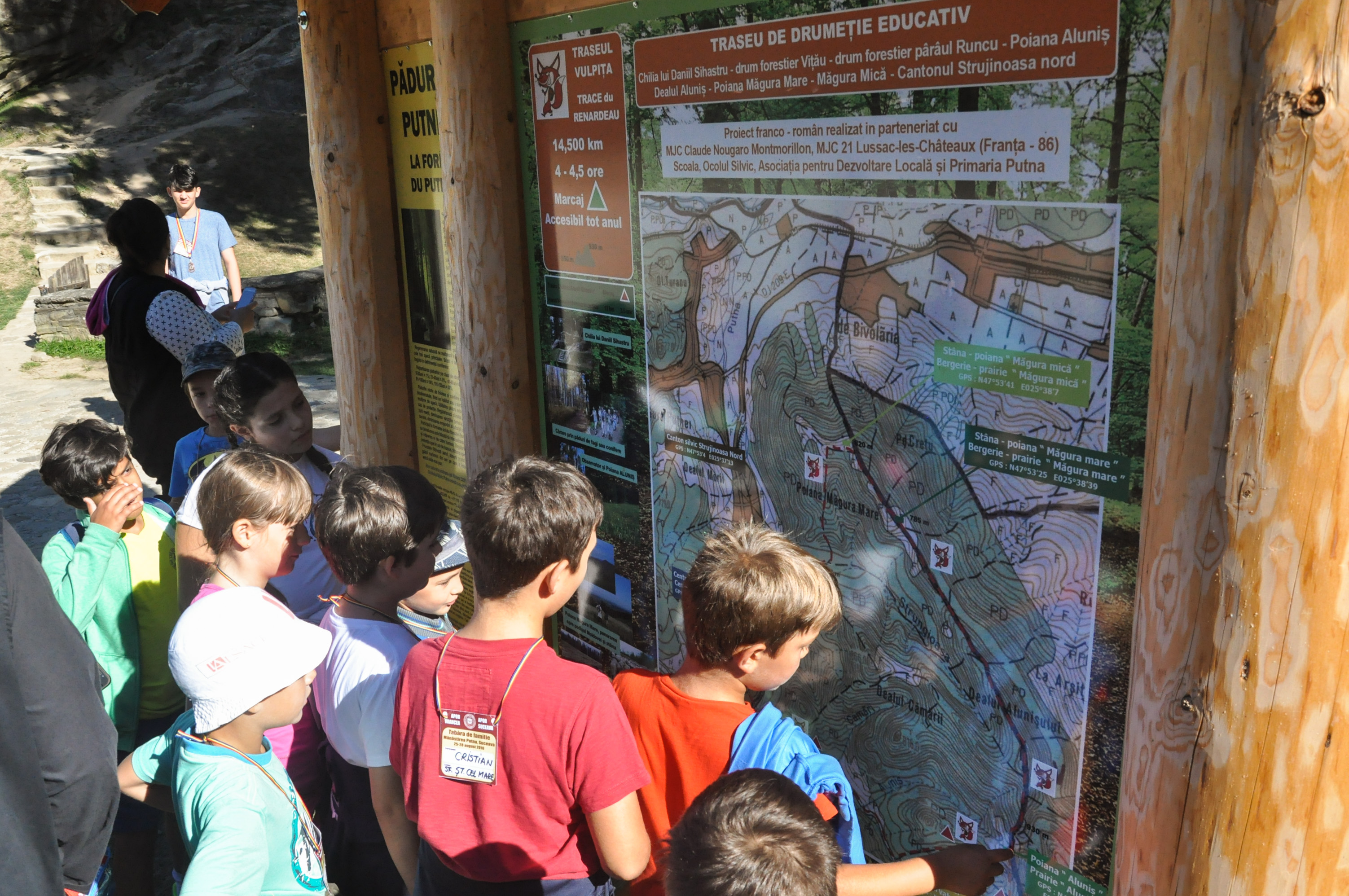 Tabăra APOR Vrancea și APOR Suceava, la Mănăstirea Putna