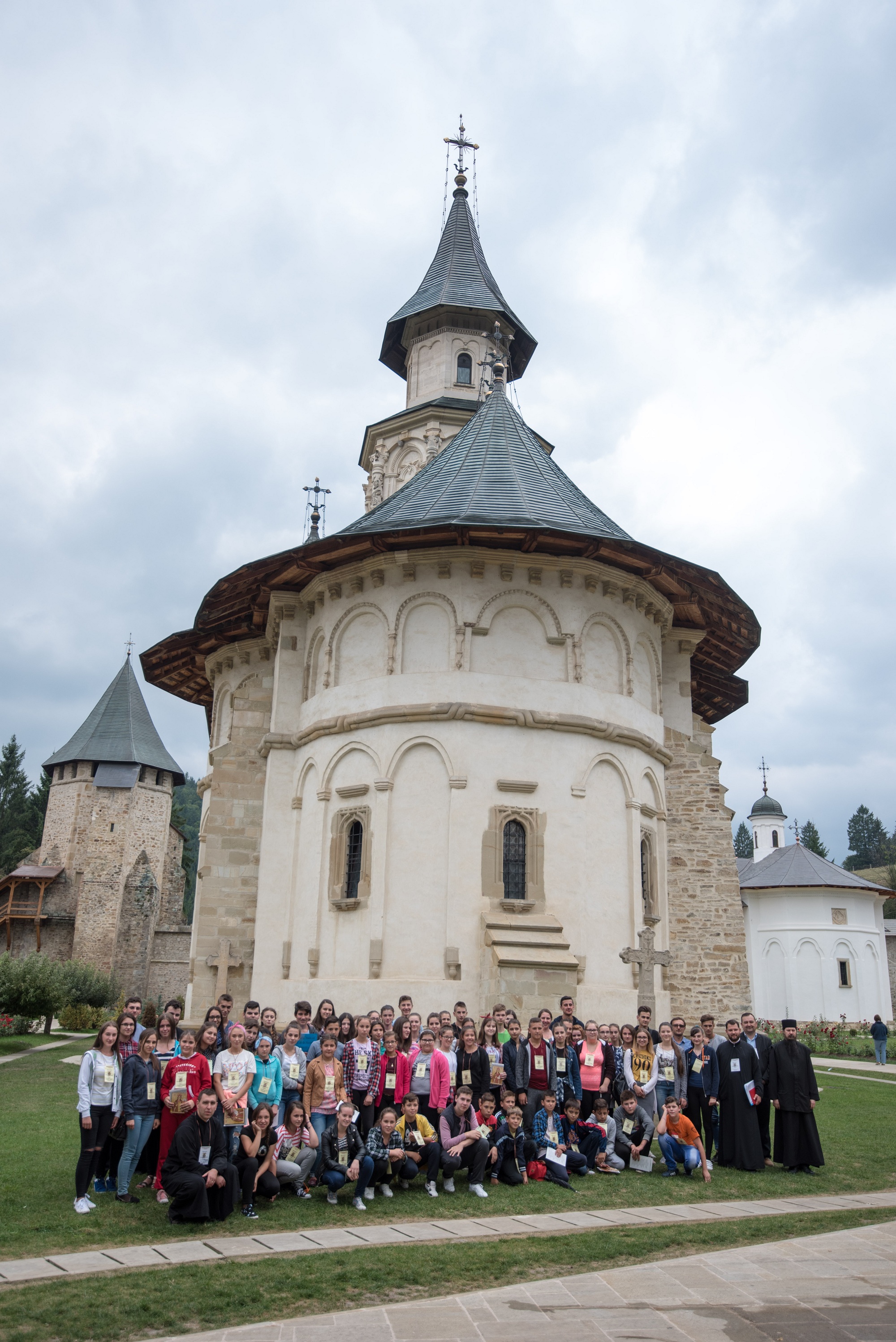Întâlnire educativă a tinerilor suceveni la Putna