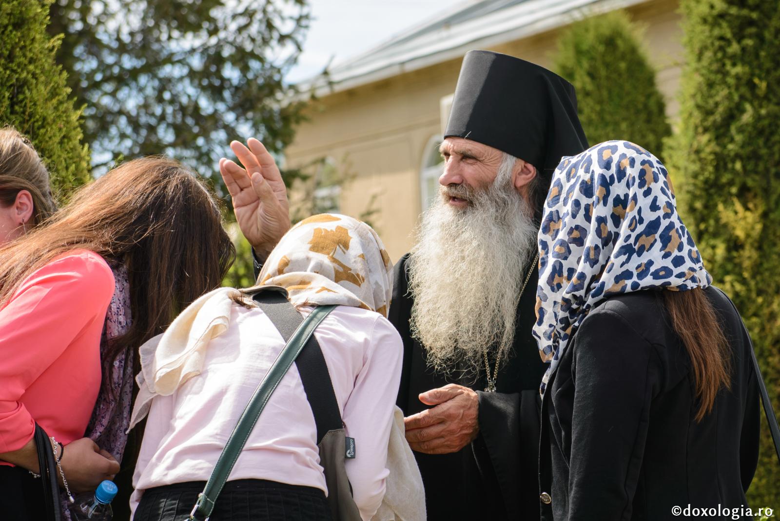 „Preotul care spovedeşte nu trebuie să se pretindă a fi un stareţ, iar credincioşii nu trebuie să-l ia drept stareţ”