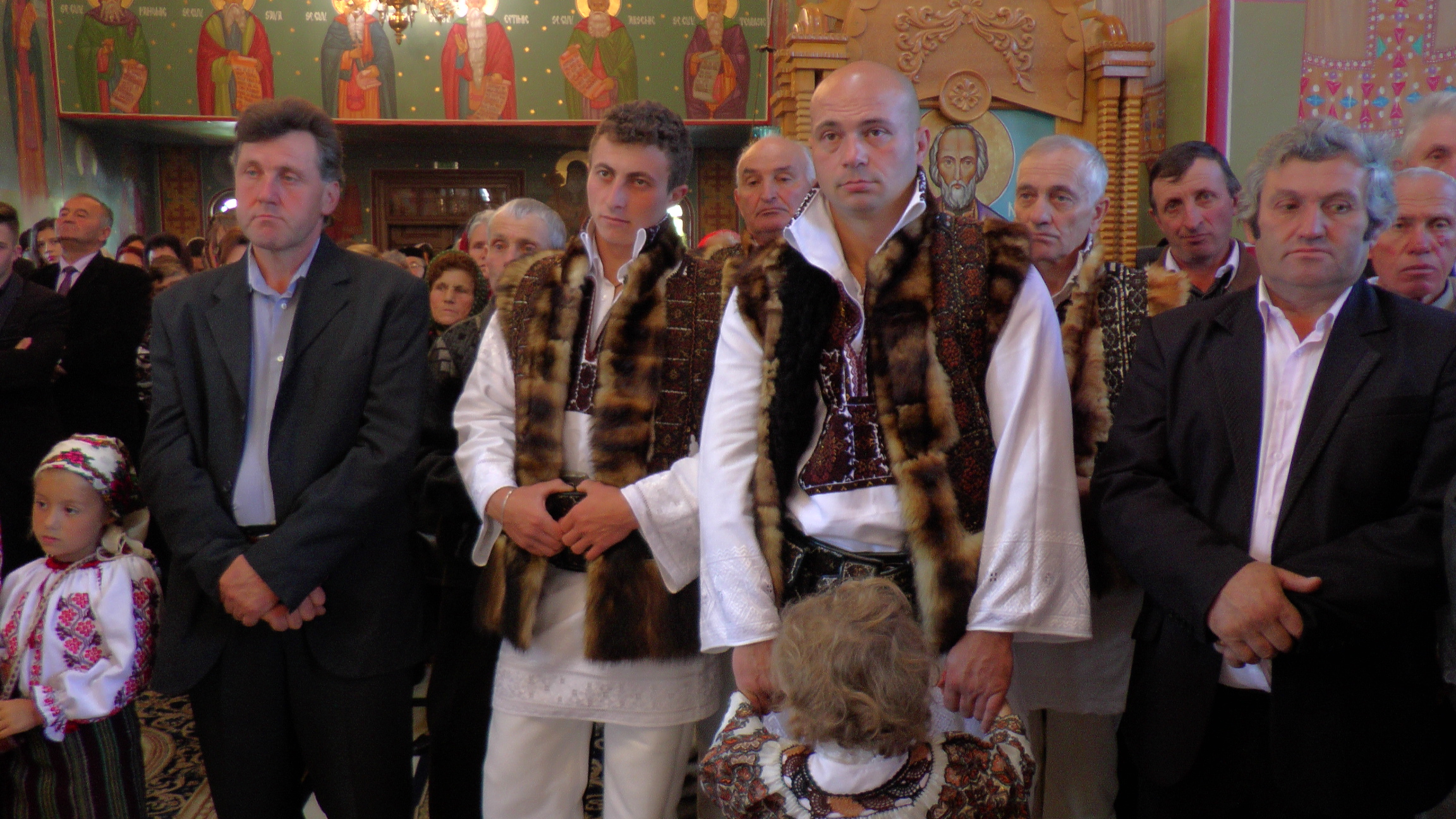 Liturghii arhiereşti la Mănăstirea Groşi şi Parohia Botuş