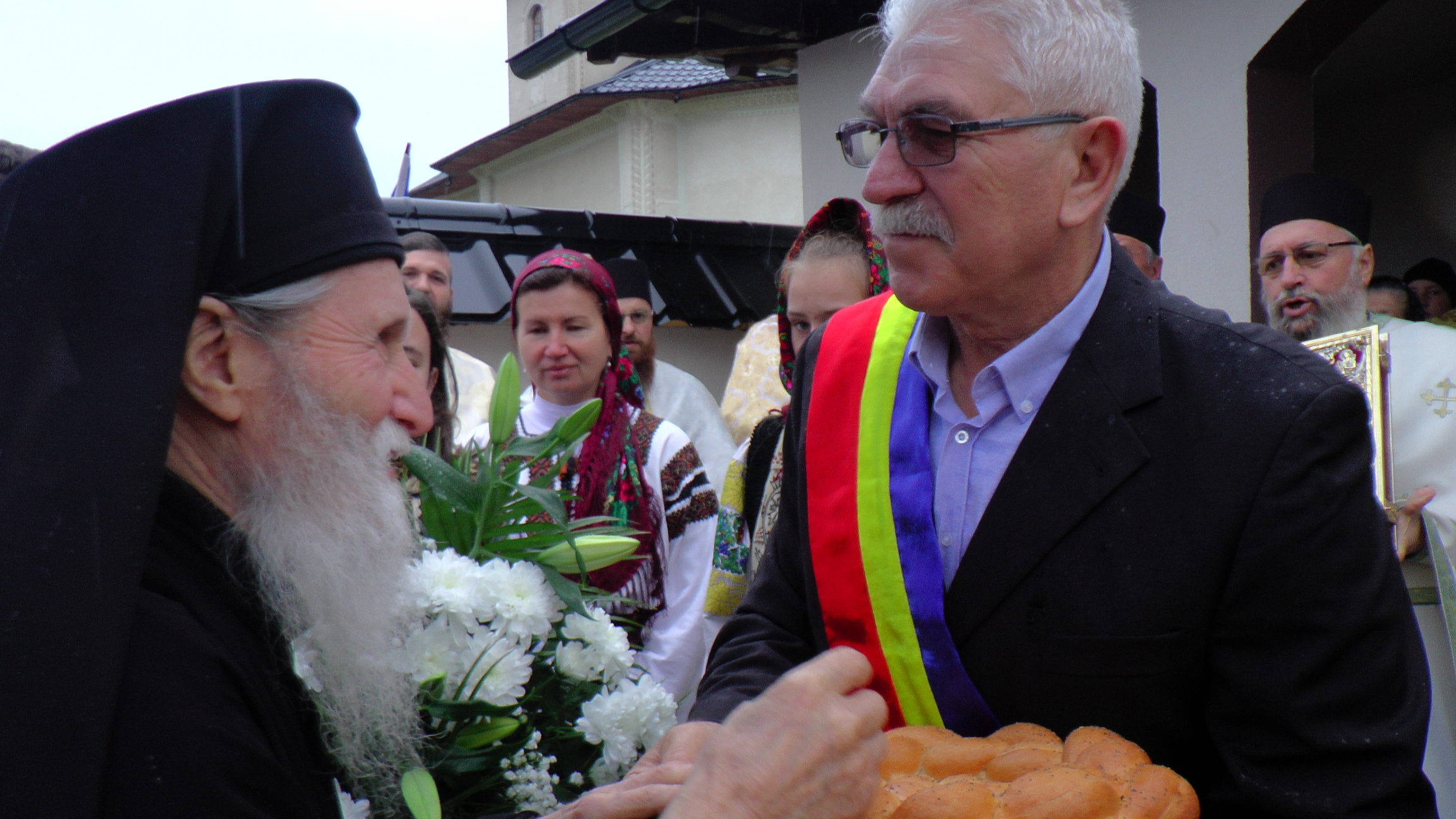 Sfântă Liturghie arhierească și sfințire de praznicar în Parohia Valea-Moldovei