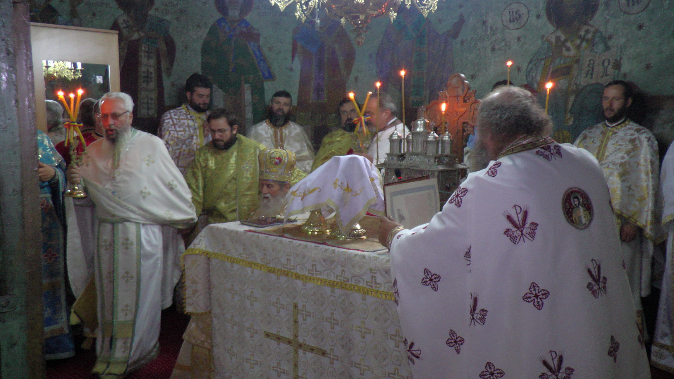 Sfântă Liturghie arhierească și sfințire de praznicar în Parohia Valea-Moldovei