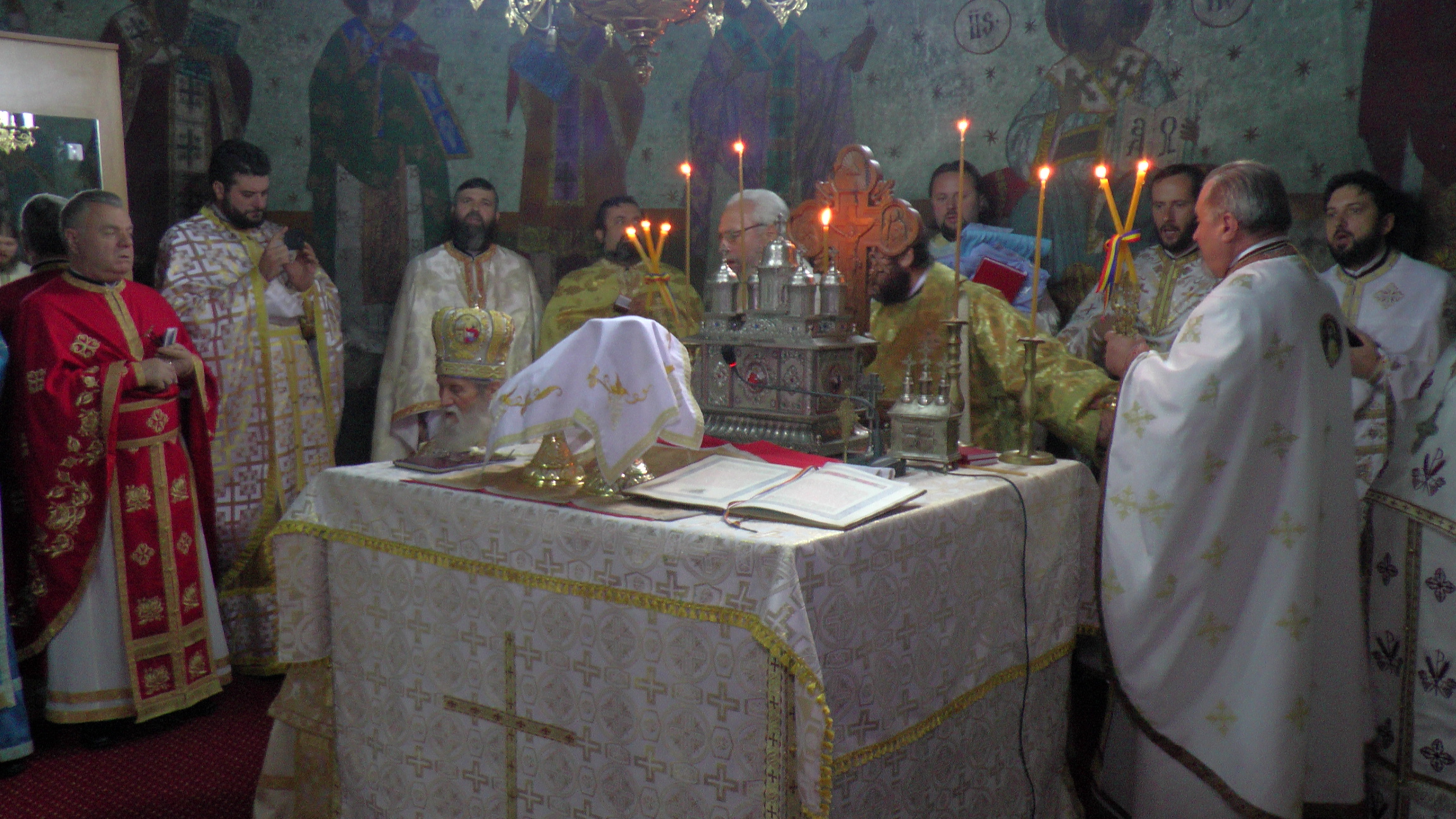 Sfântă Liturghie arhierească și sfințire de praznicar în Parohia Valea-Moldovei