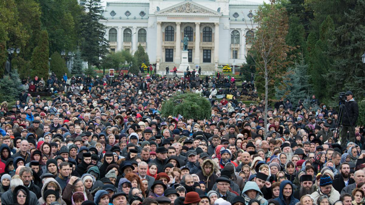 (Video) Mii de credincioși la Hramul Sfintei Parascheva de la Iași