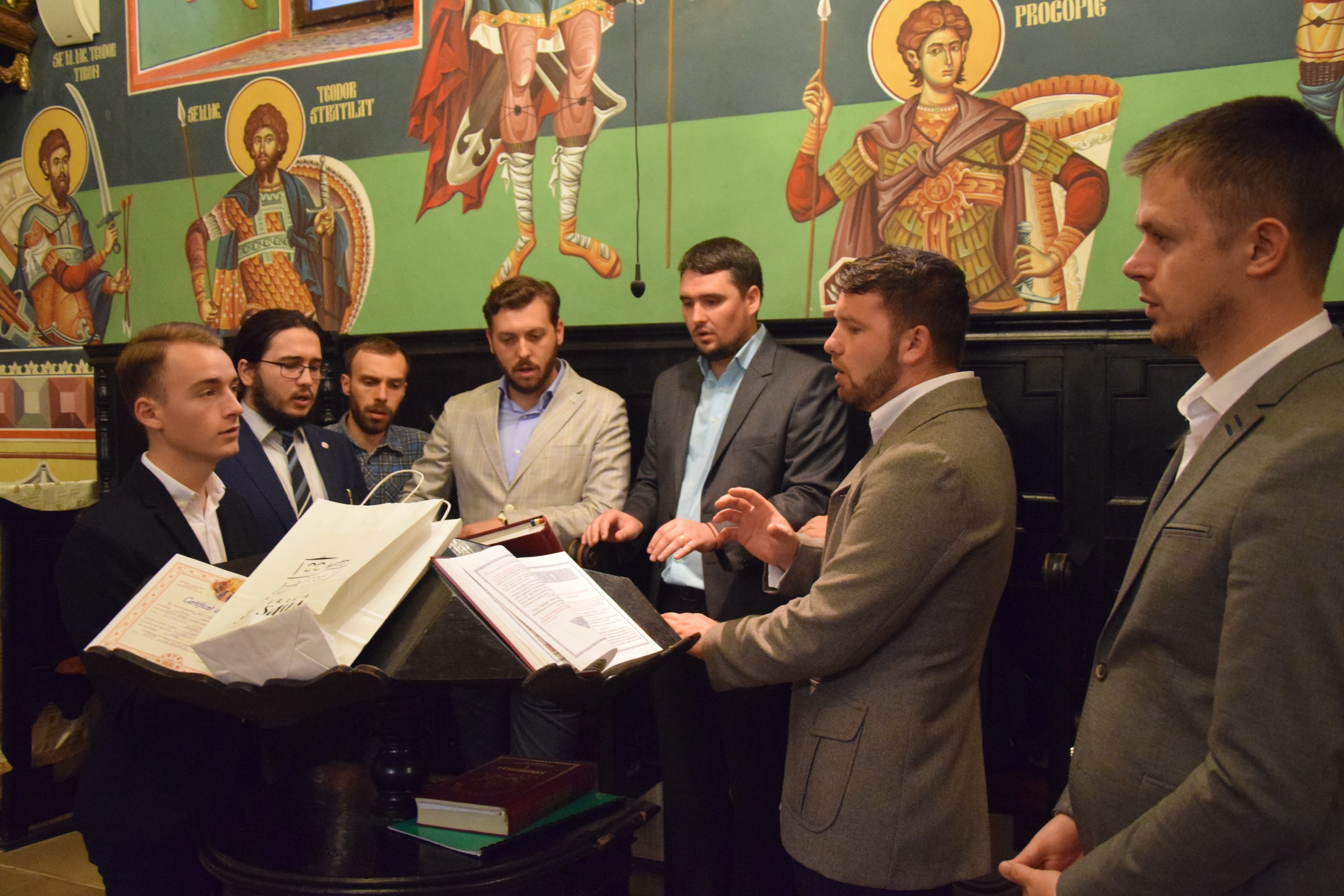 Slujba de încreștinare a pruncului Dimitrie Rusu, oficiată de IPS Mitropolit Teofan Slujba de încreștinare a pruncului Dimitrie Rusu, oficiată de IPS Mitropolit Teofan