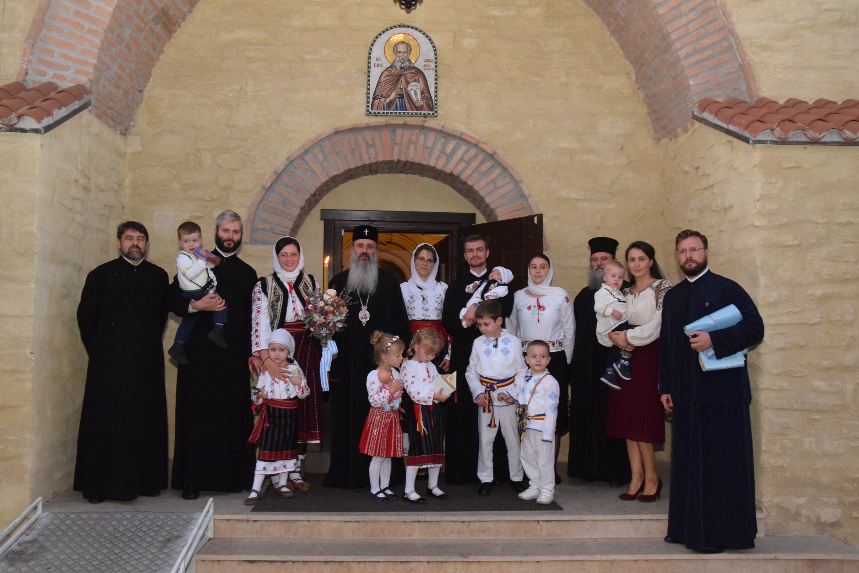 Slujba de încreștinare a pruncului Dimitrie Rusu, oficiată de IPS Mitropolit Teofan Slujba de încreștinare a pruncului Dimitrie Rusu, oficiată de IPS Mitropolit Teofan