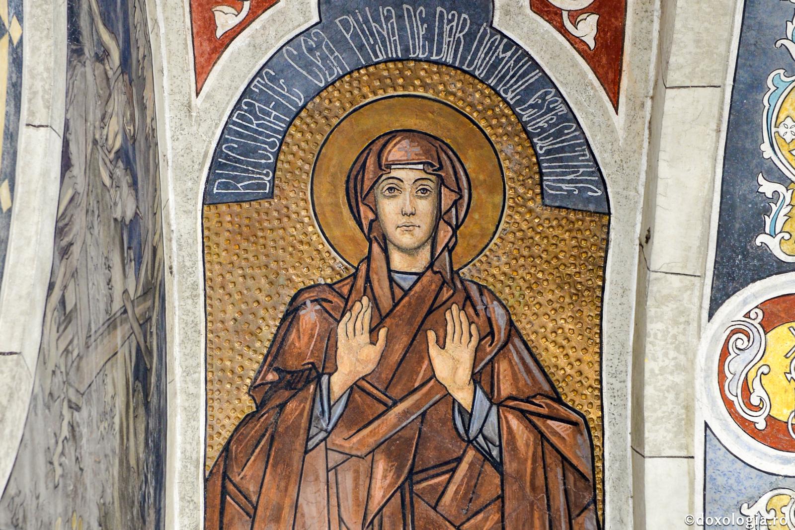 (Audio) „Maica Domnului este mama noastră din Ceruri” - Arhimandritul Dosoftei Şcheul