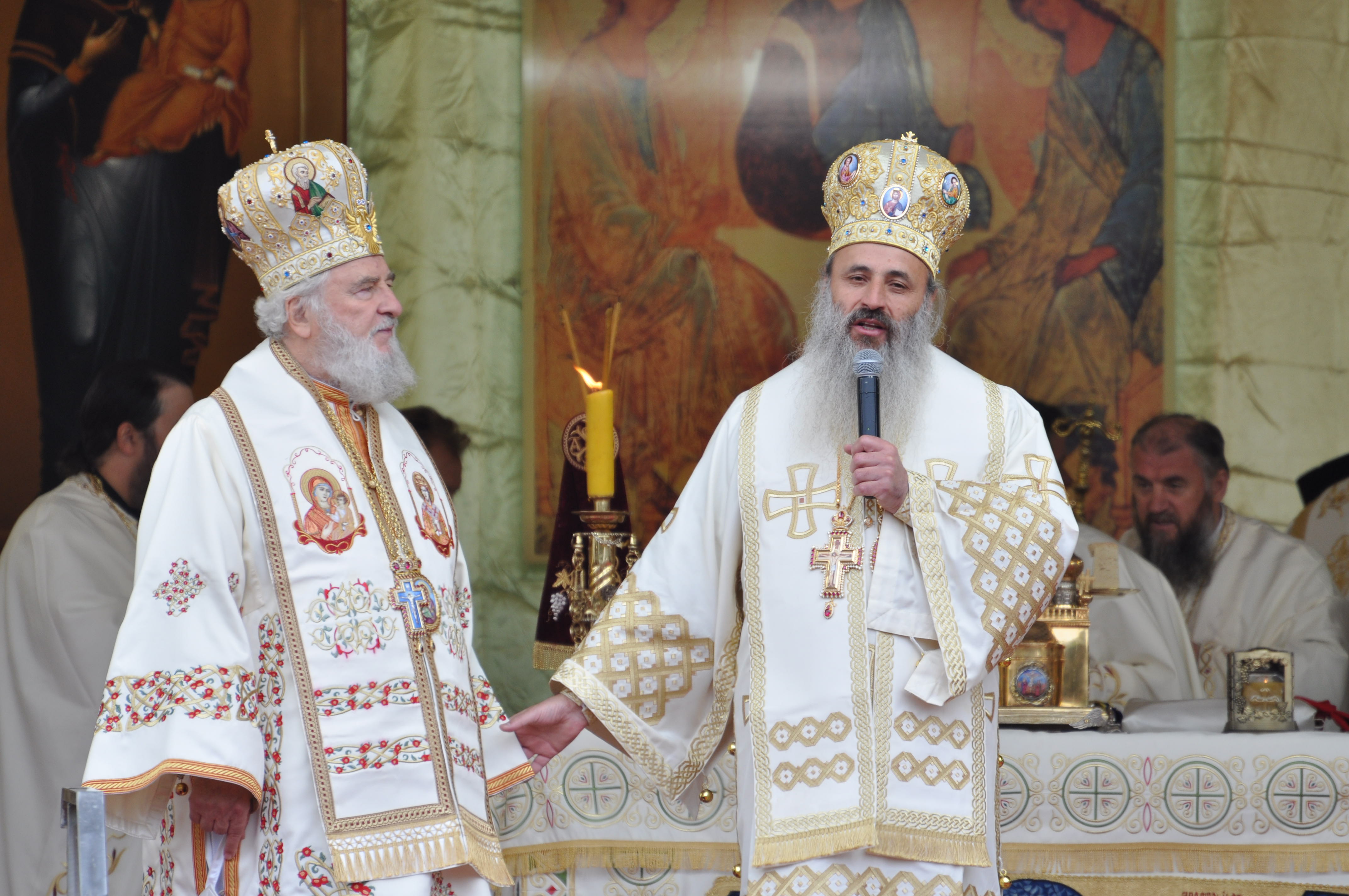 „Dragi pelerini, dumneavoastră creați frumusețea sărbătorii hramului Sfintei Parascheva”