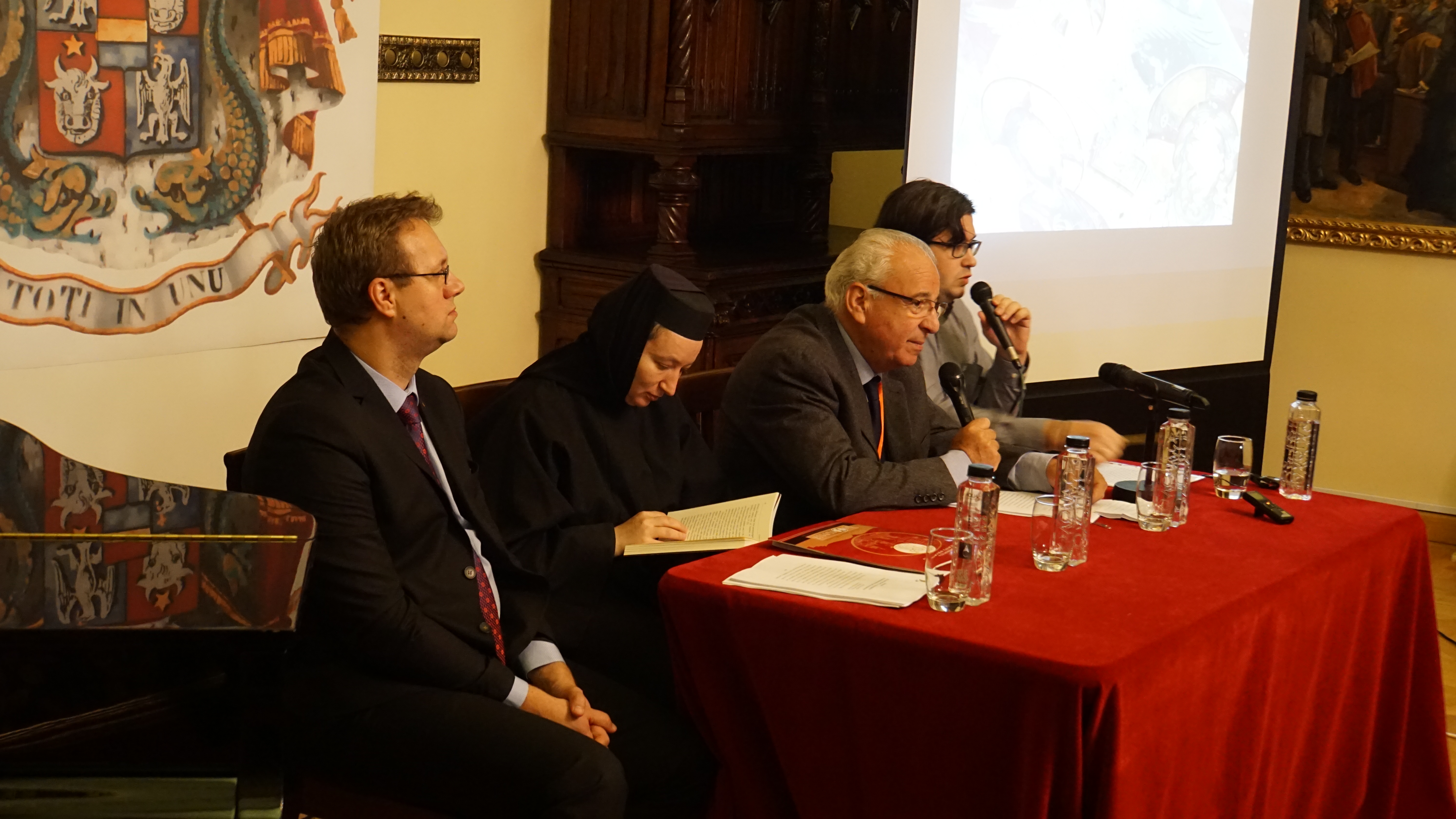 Conferinţă cu tema „Referinţele Sfântului Neofit Zăvorâtul la monahismul ortodox“, susţinută de prof. Nikos Nikolaidis la Iaşi Conferinţă cu tema „Referinţele Sfântului Neofit Zăvorâtul la monahismul ortodox“, susţinută de prof. Nikos Nikolaidis la Iaşi