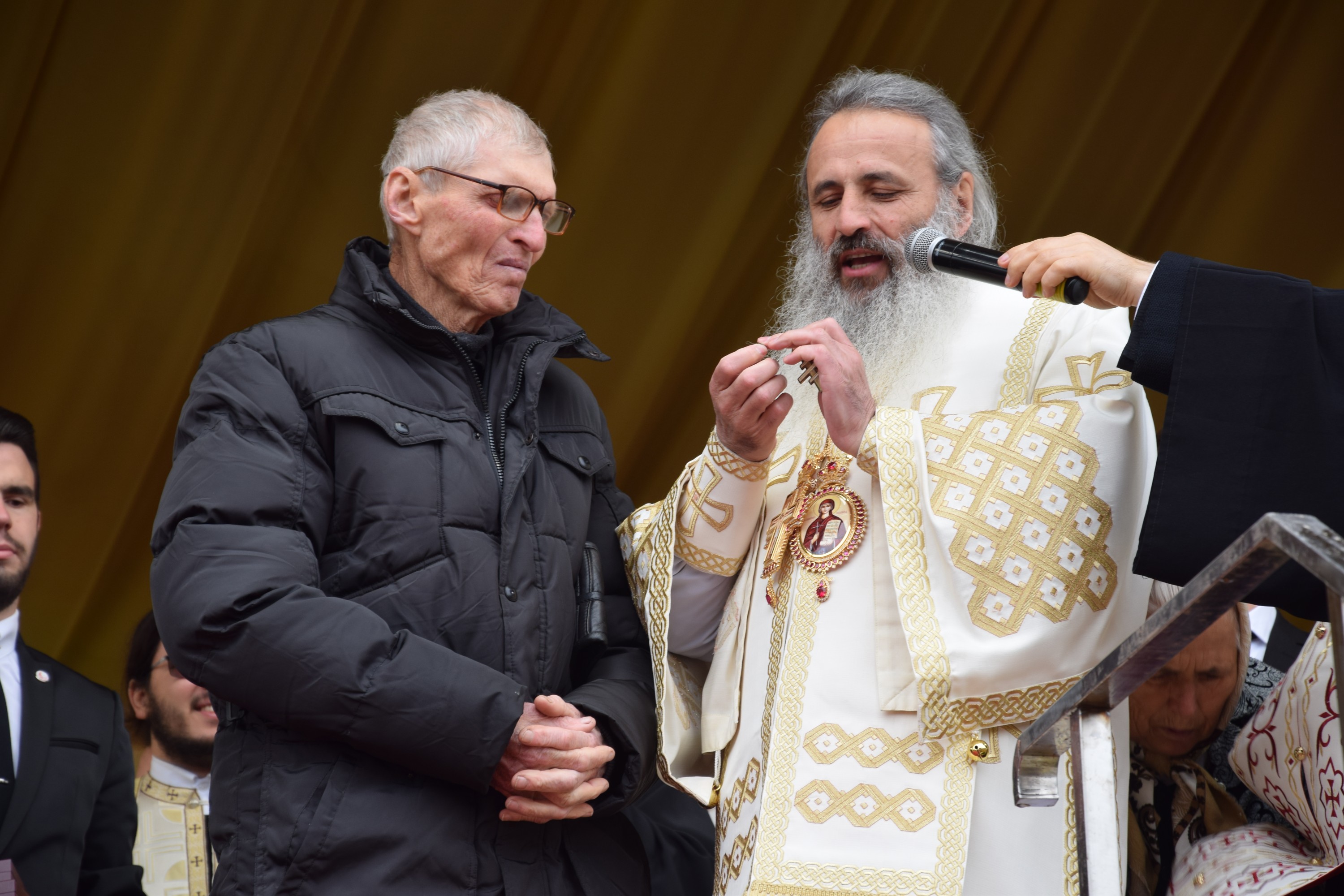 25 000 de pelerini, prezenți la Iași de ziua Sfintei Cuvioase Parascheva 25 000 de pelerini, prezenți la Iași de ziua Sfintei Cuvioase Parascheva