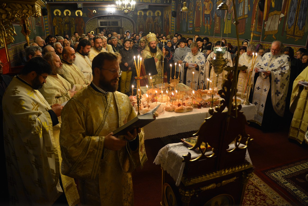 „Îi îndemnăm pe tineri să ia aminte la viaţa Sfintei Parascheva“