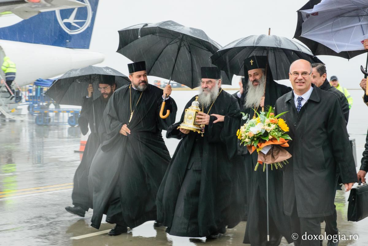 Foto: Oana Nechifor Moaştele Sfântului Cuvios Neofit Zăvorâtul au ajuns la Iași
