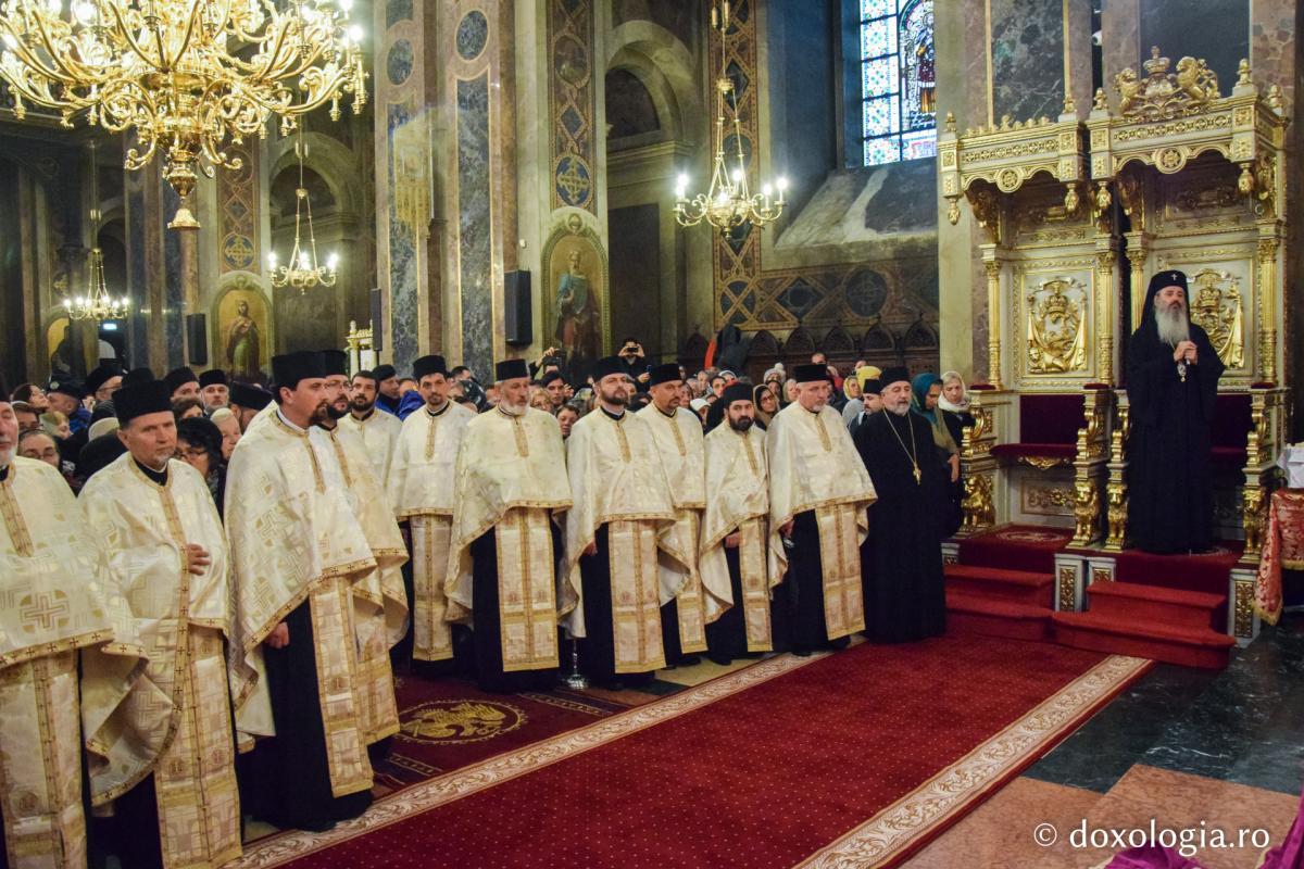 Foto: Tudorel Rusu Moaştele Sfântului Cuvios Neofit Zăvorâtul au ajuns la Iași