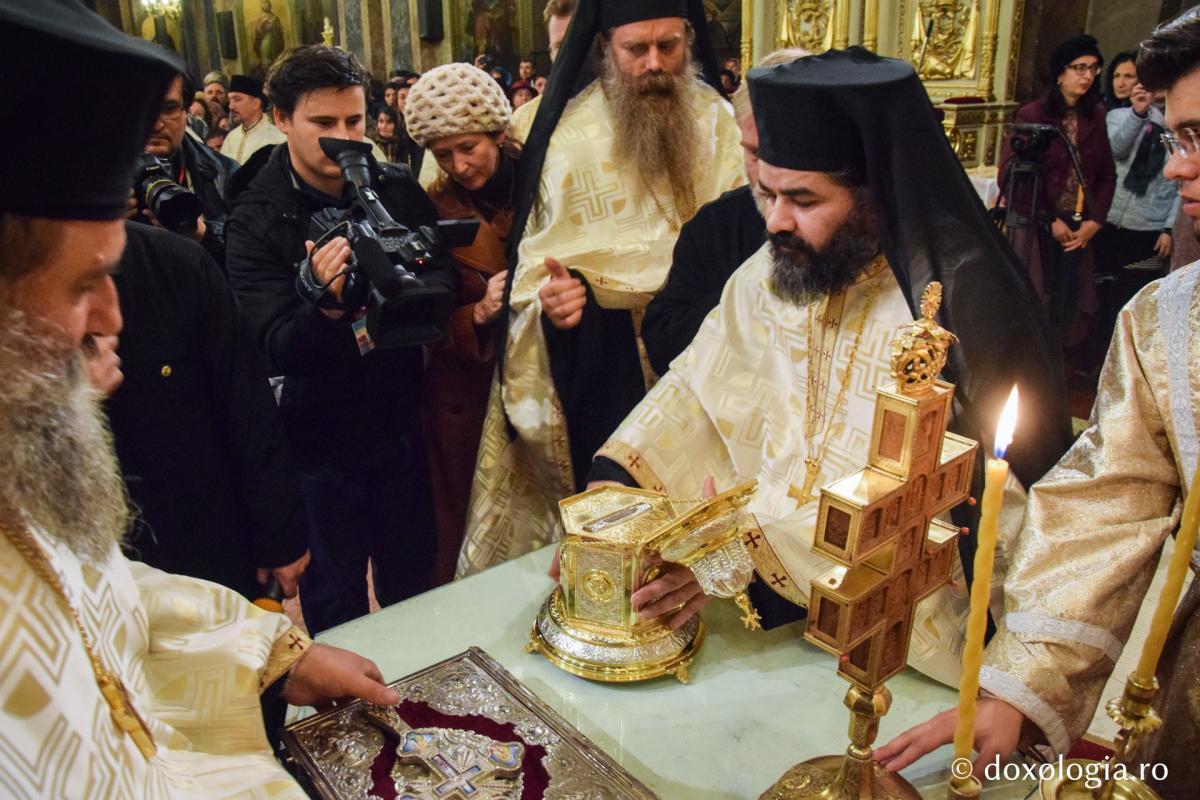 Foto: Tudorel Rusu Moaştele Sfântului Cuvios Neofit Zăvorâtul au ajuns la Iași