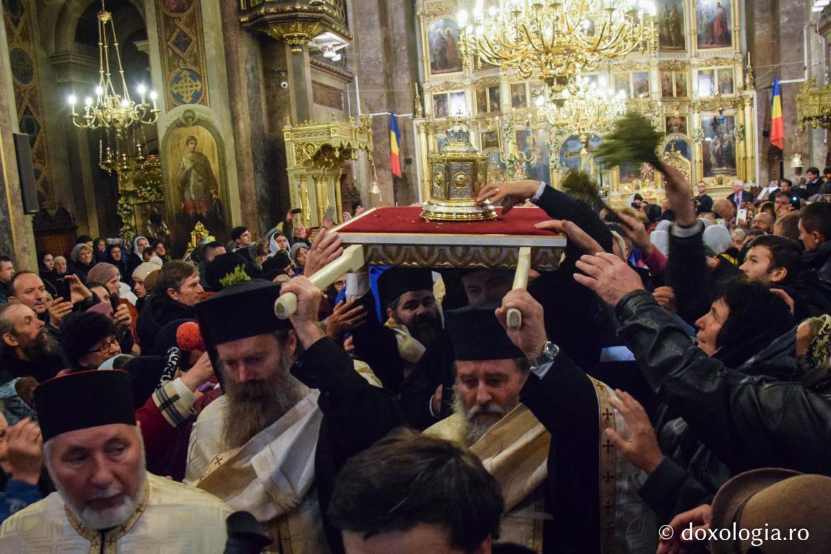 Foto: Tudorel Rusu Moaştele Sfântului Cuvios Neofit Zăvorâtul au ajuns la Iași