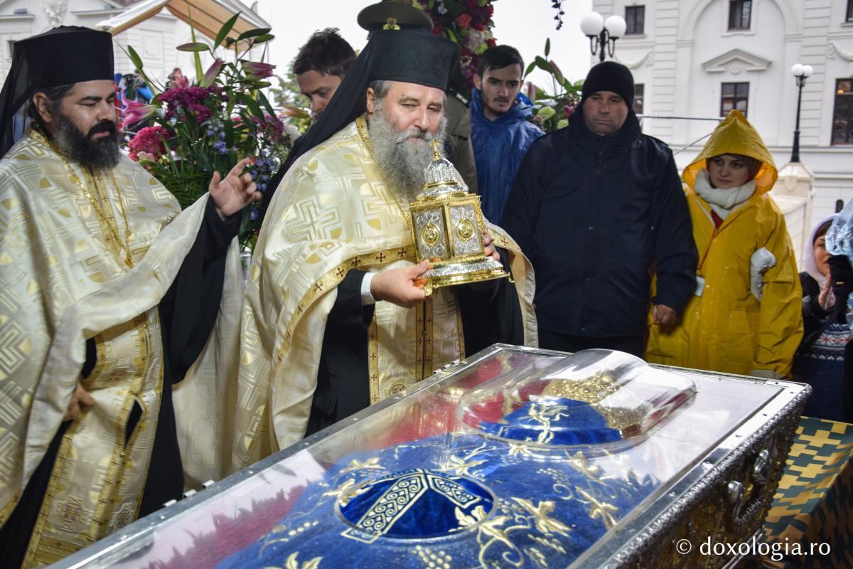 Foto: Tudorel Rusu Moaştele Sfântului Cuvios Neofit Zăvorâtul au ajuns la Iași