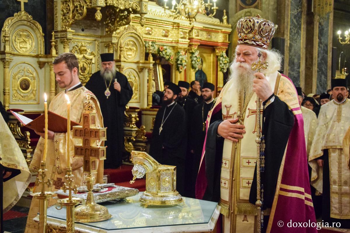 Foto: Tudorel Rusu Moaştele Sfântului Cuvios Neofit Zăvorâtul au ajuns la Iași