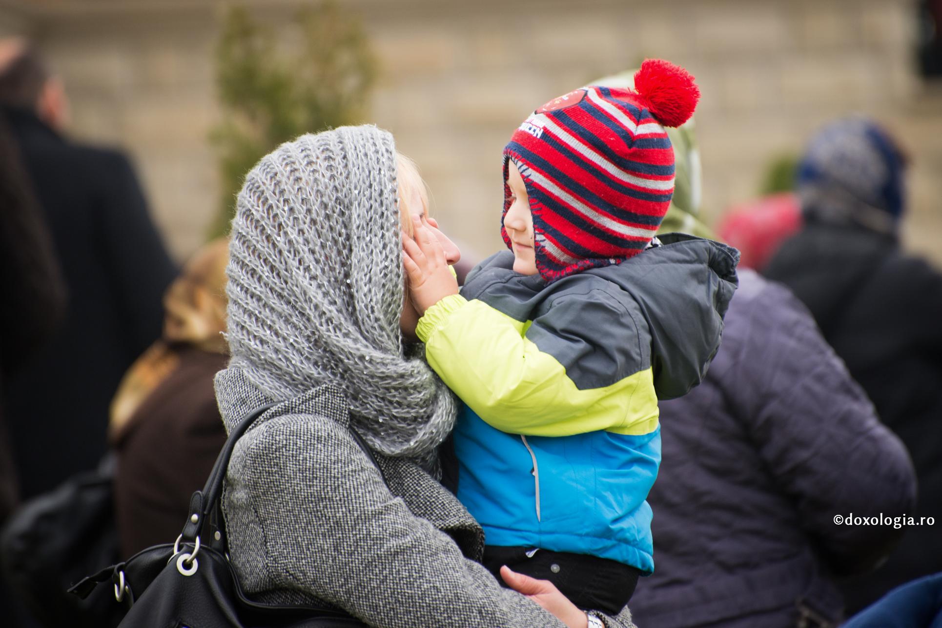Sfânta Parascheva salvează de la moarte mama a doi copilași