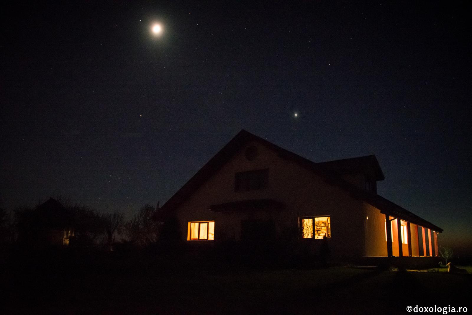 „Scoală-te mai repede, altfel îți vor omorî soțul!” / Foto: Pr. Silviu Cluci noapte cu lună plină