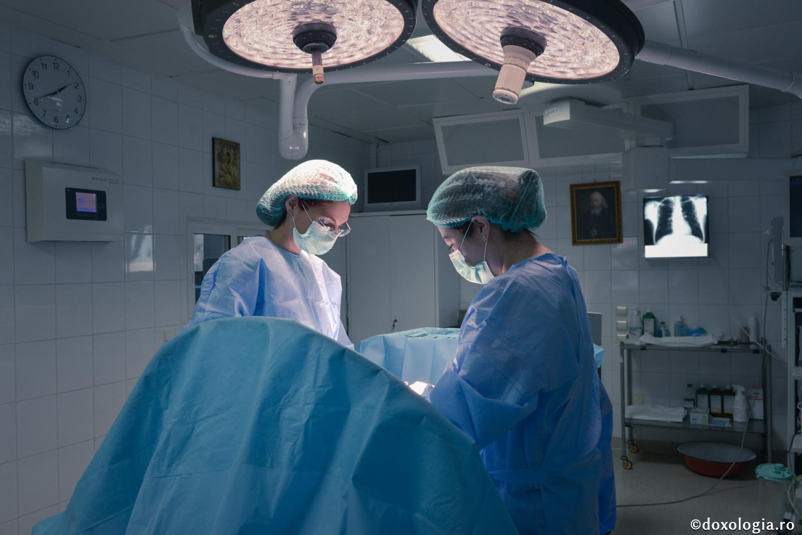 Operație pe cord deschis, reușită cu ajutorul Sfintei Parascheva