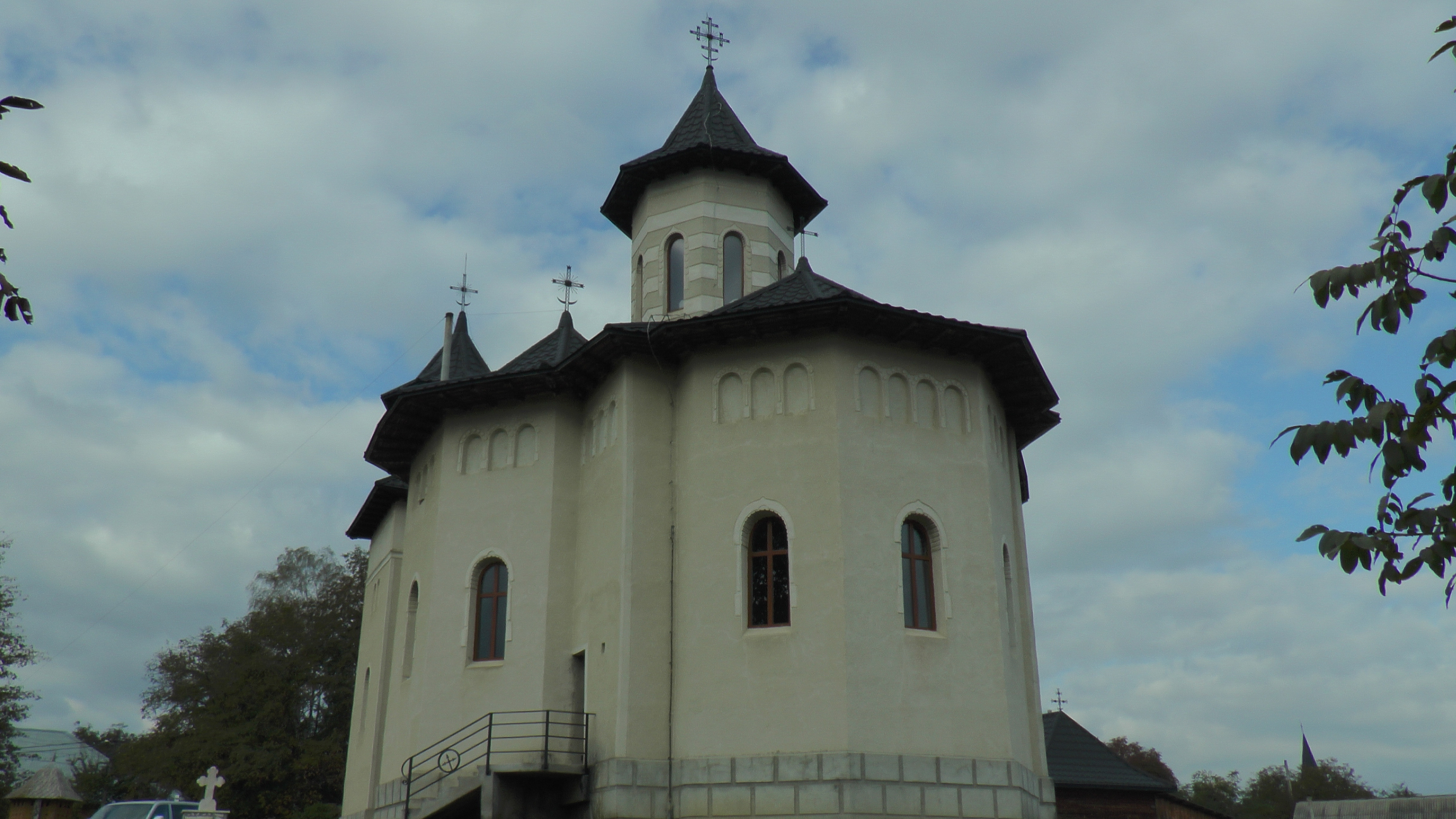 20 de ani de slujire preoțească, serbați prin Liturghie arhierească