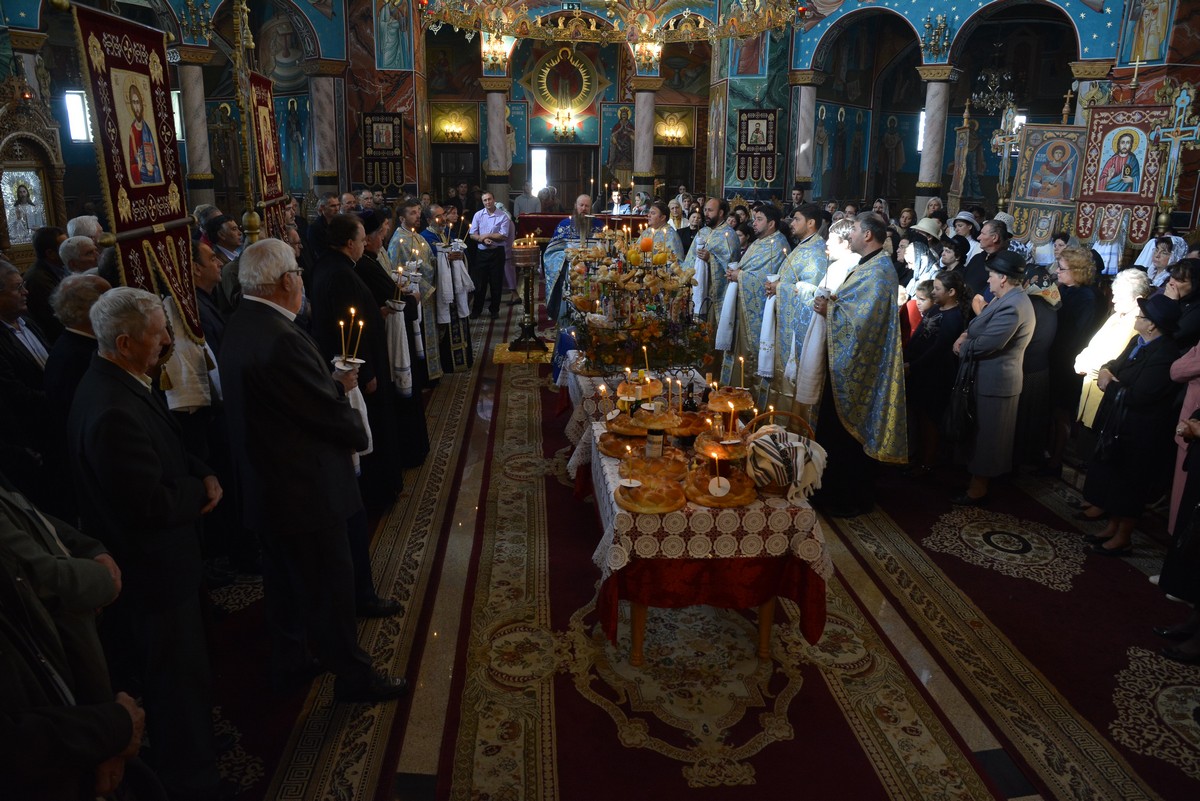 Parastas la trei ani de când părintele Vasile Nuţu a plecat la cer Parastas la trei ani de când părintele Vasile Nuţu a plecat la cer