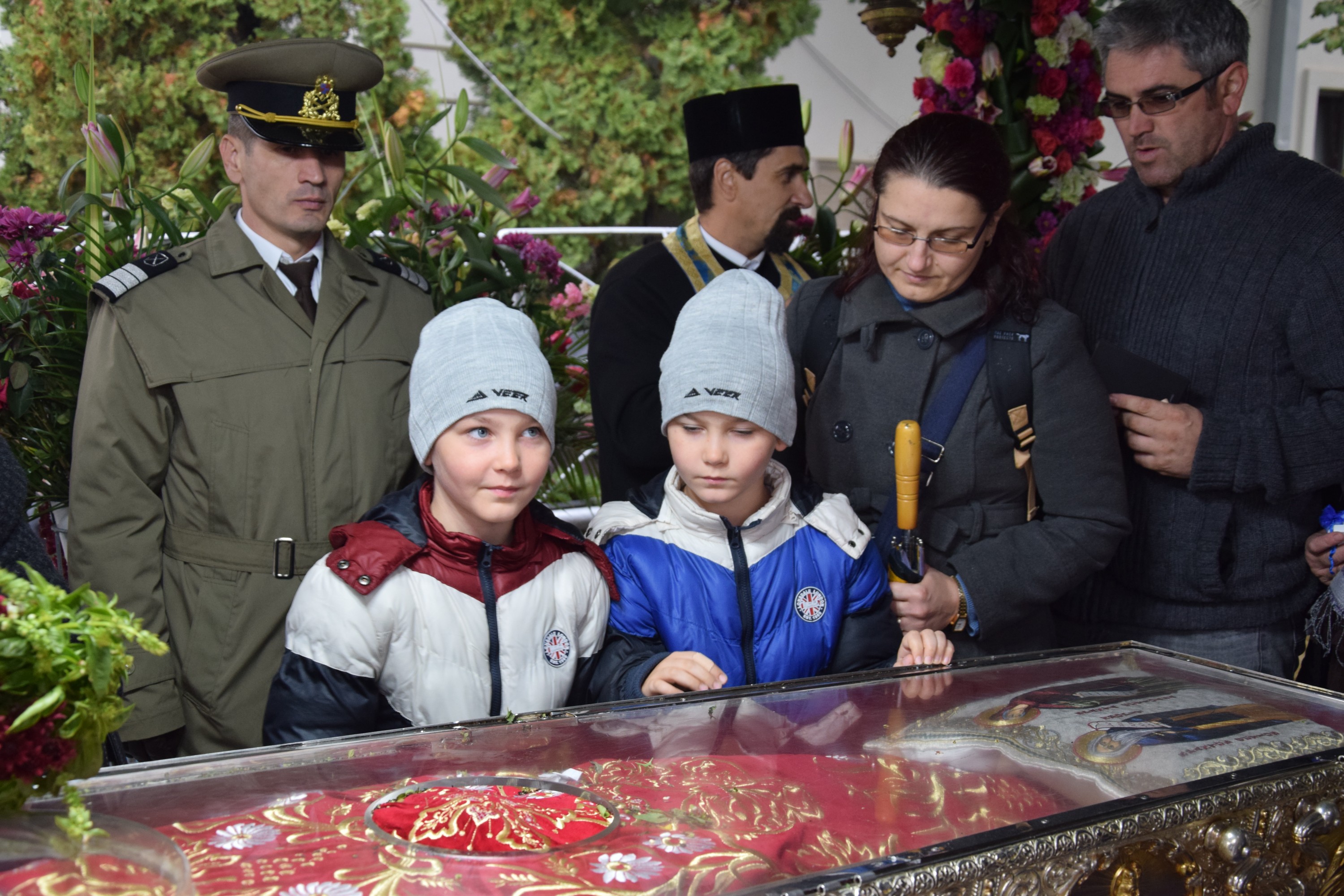 De ce vin pelerinii să se închine la moaștele Sfintei Cuvioase Parascheva?